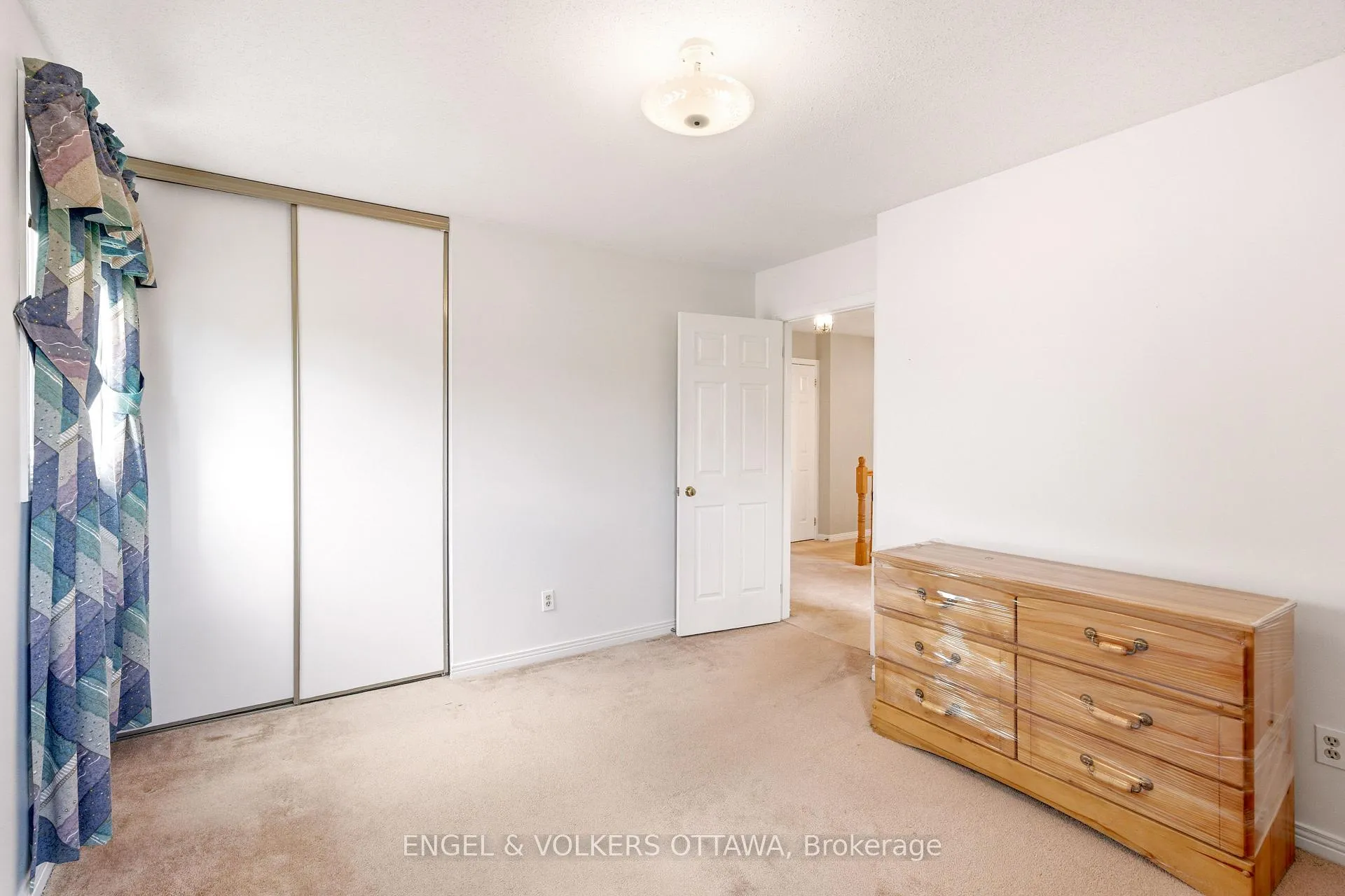 Photo 37 of 90 Topley Crescent, Ottawa, Hunt Club Park — HOMEH