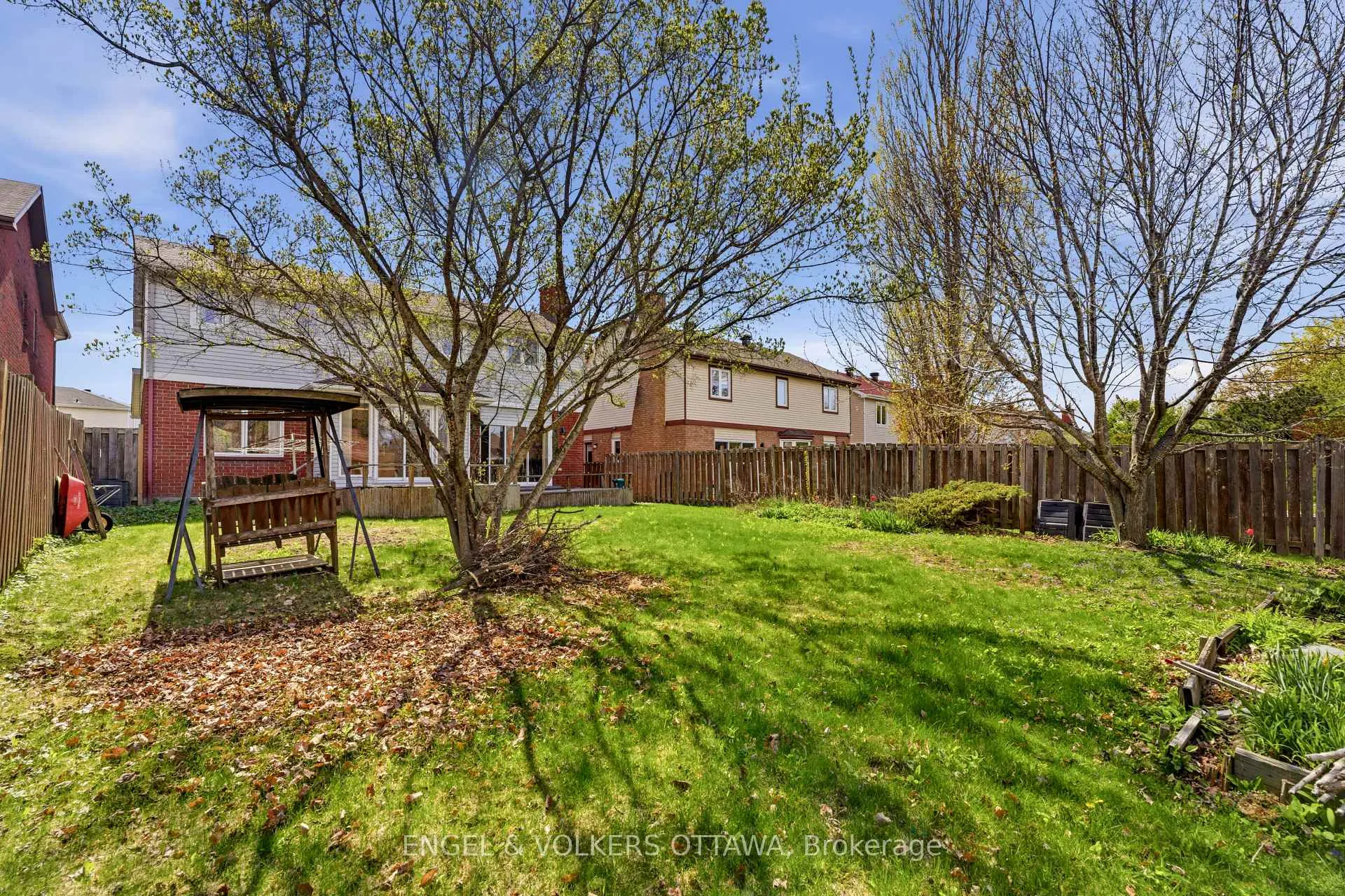 Photo 46 of 90 Topley Crescent, Ottawa, Hunt Club Park — HOMEH