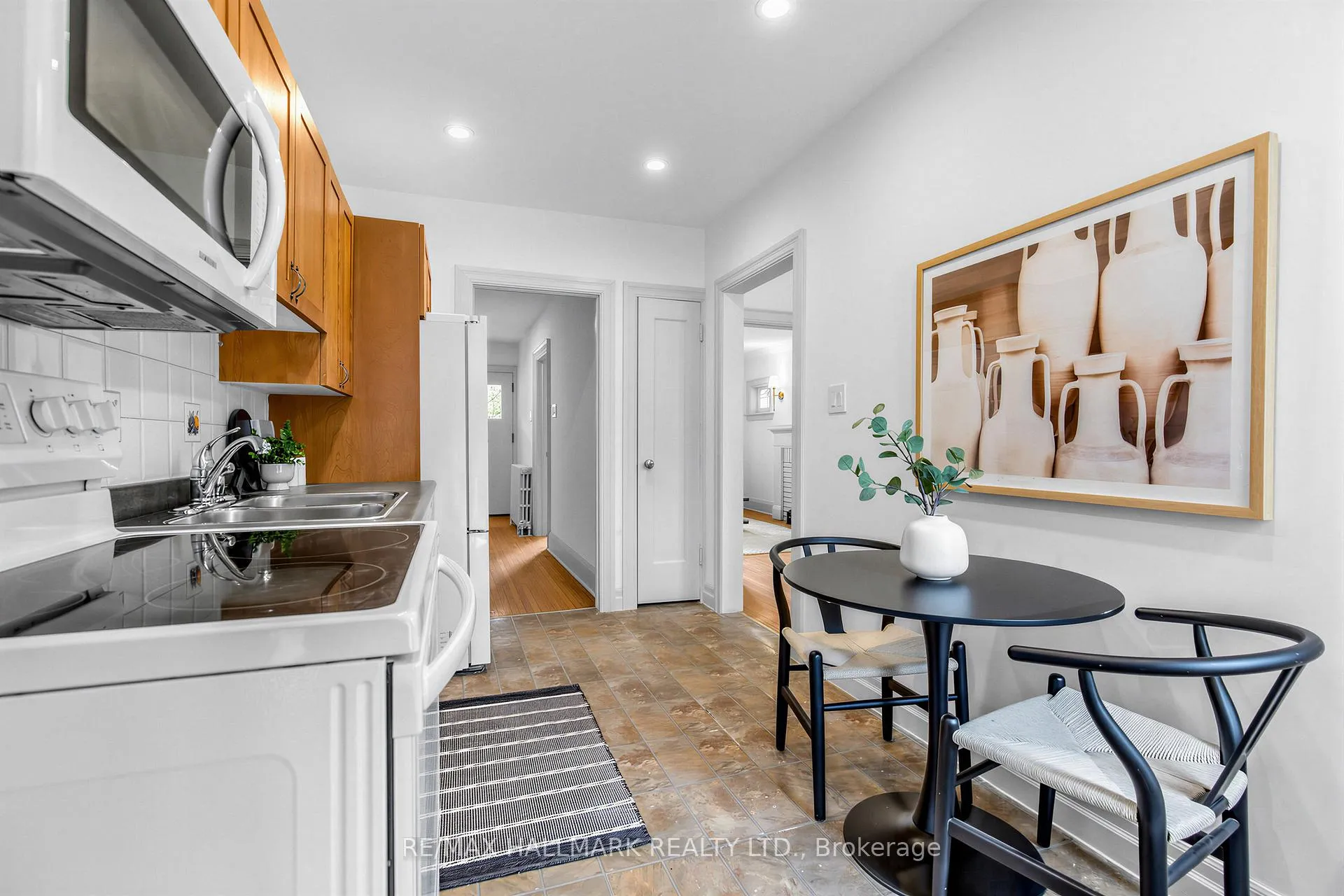 Photo 14 of 34 Springdale Boulevard, Toronto, Danforth Village-East York — HOMEH