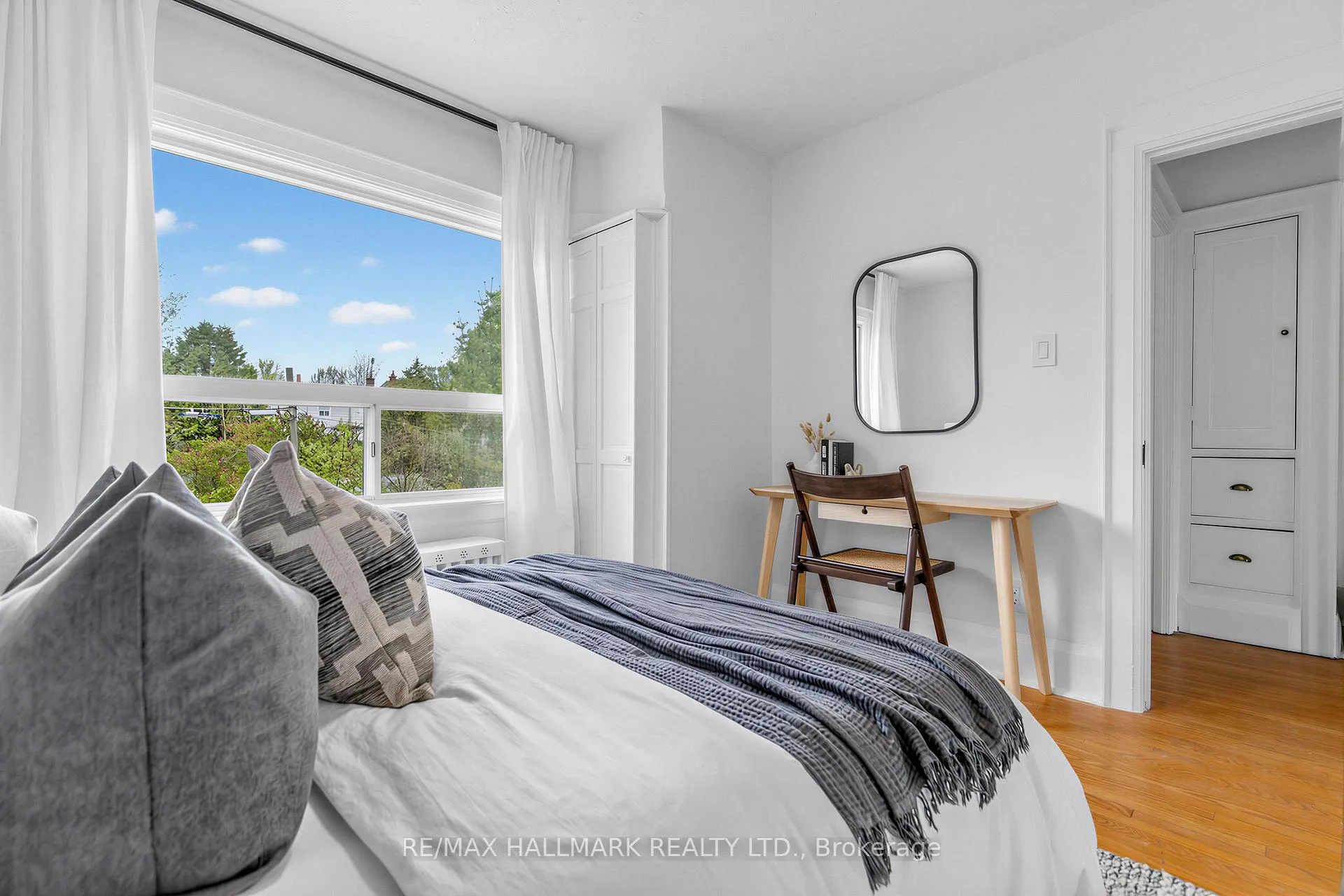 Photo 20 of 34 Springdale Boulevard, Toronto, Danforth Village-East York — HOMEH