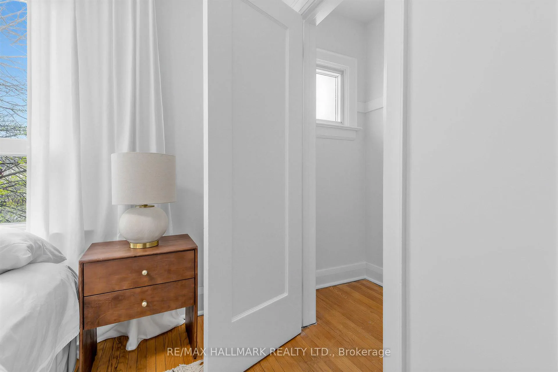 Photo 23 of 34 Springdale Boulevard, Toronto, Danforth Village-East York — HOMEH