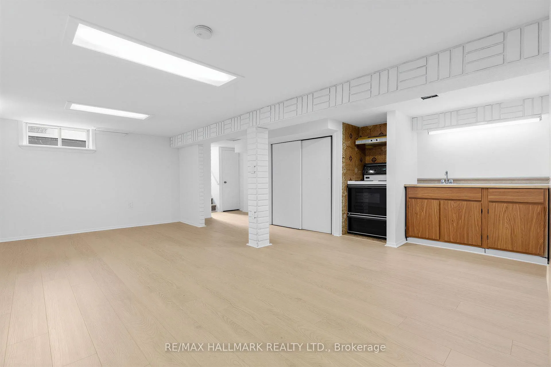 Photo 25 of 34 Springdale Boulevard, Toronto, Danforth Village-East York — HOMEH