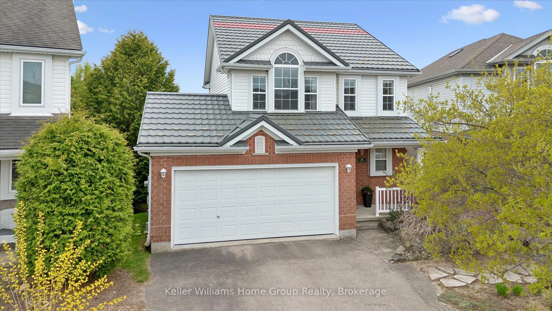 Photo 2 of 18 Silversmith Court, Guelph, Kortright West — HOMEH