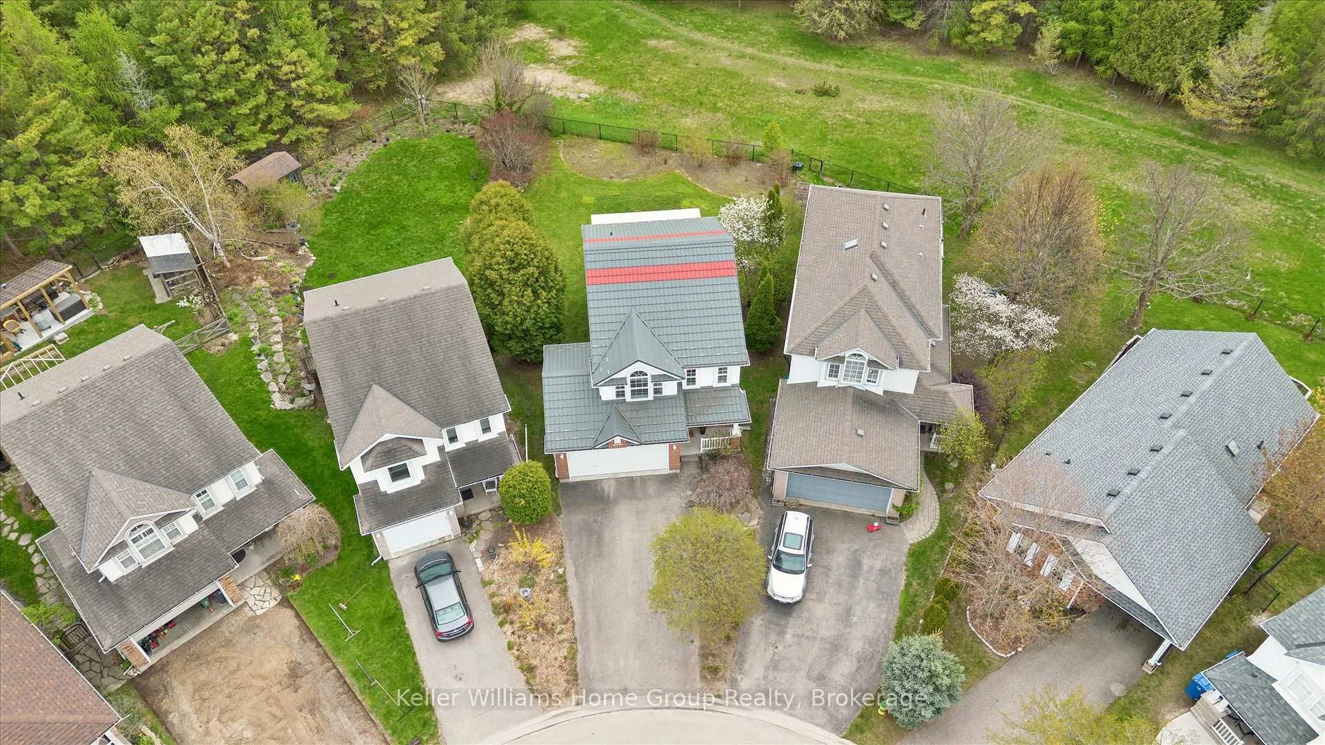 Photo 3 of 18 Silversmith Court, Guelph, Kortright West — HOMEH