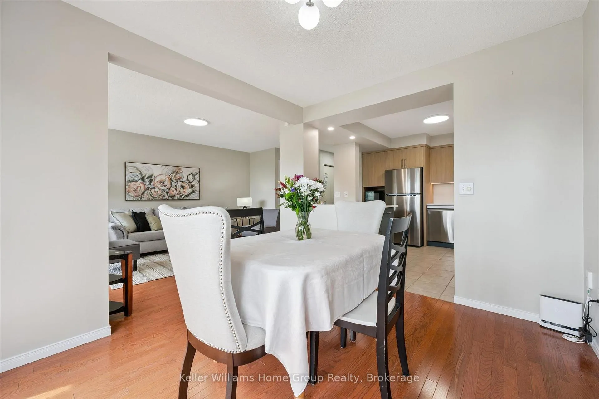 Photo 15 of 18 Silversmith Court, Guelph, Kortright West — HOMEH