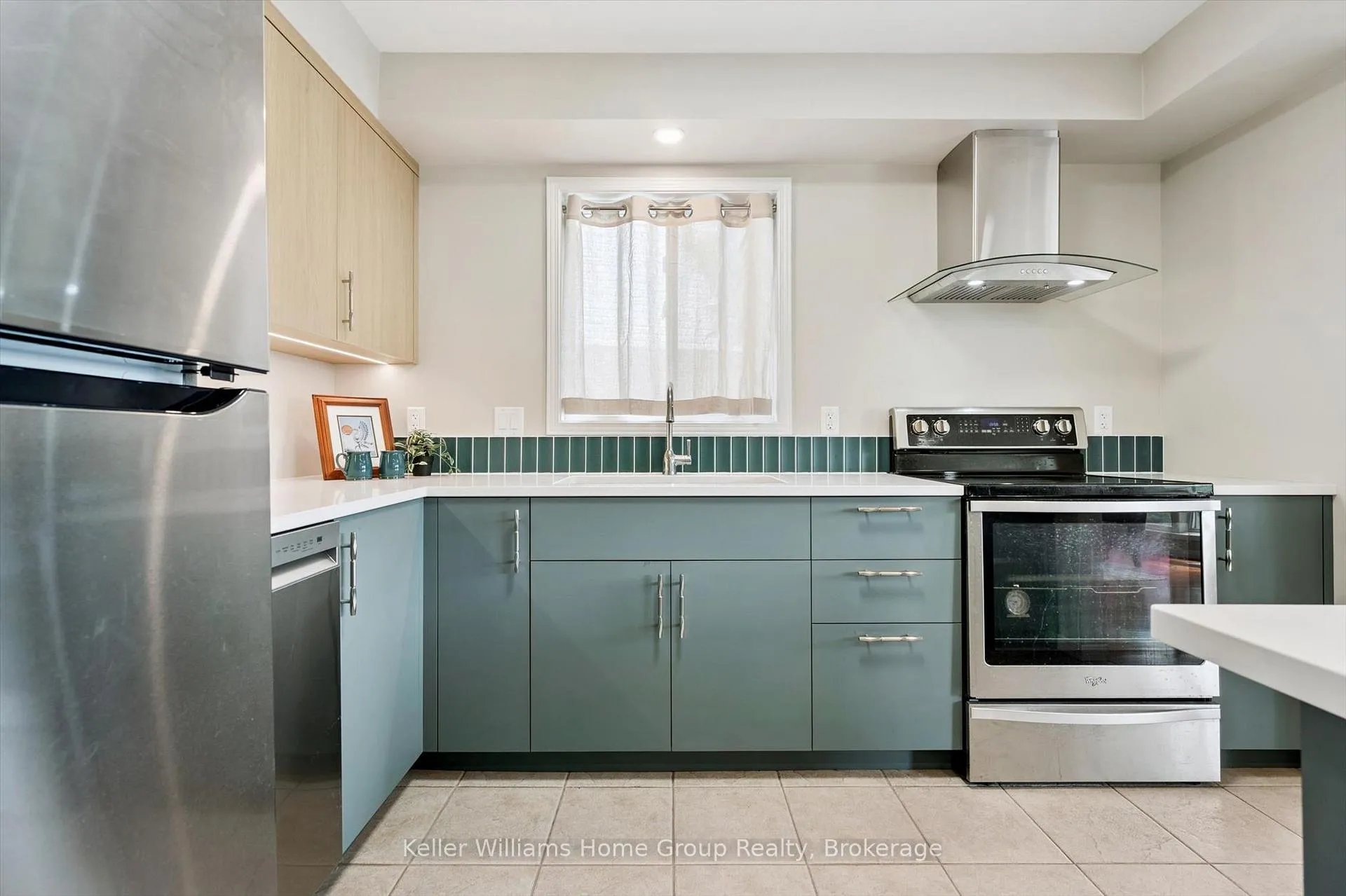 Photo 20 of 18 Silversmith Court, Guelph, Kortright West — HOMEH