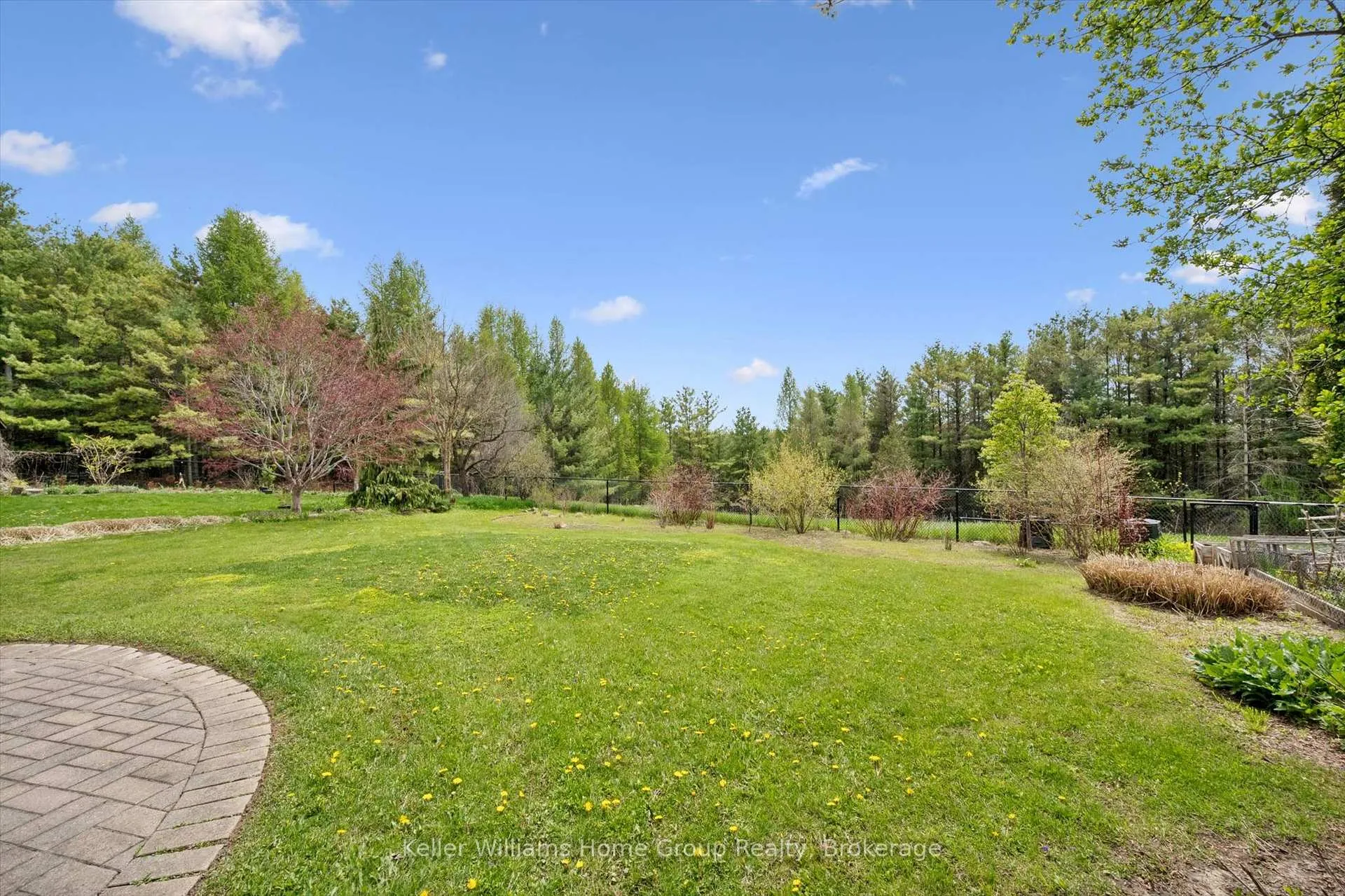 Photo 40 of 18 Silversmith Court, Guelph, Kortright West — HOMEH