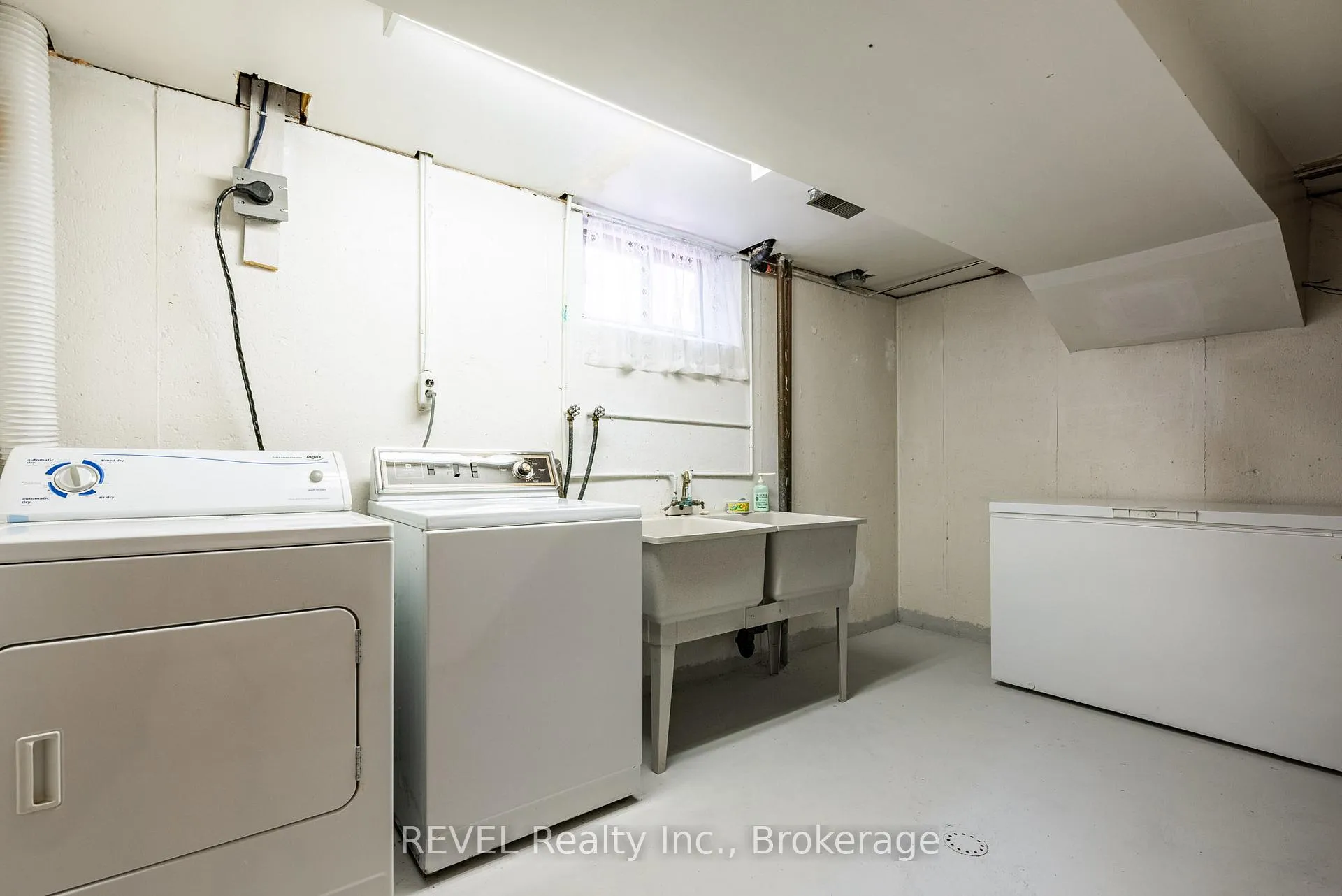 Photo 36 of 6 Harcove Street, St. Catharines, Vine/Linwell — HOMEH