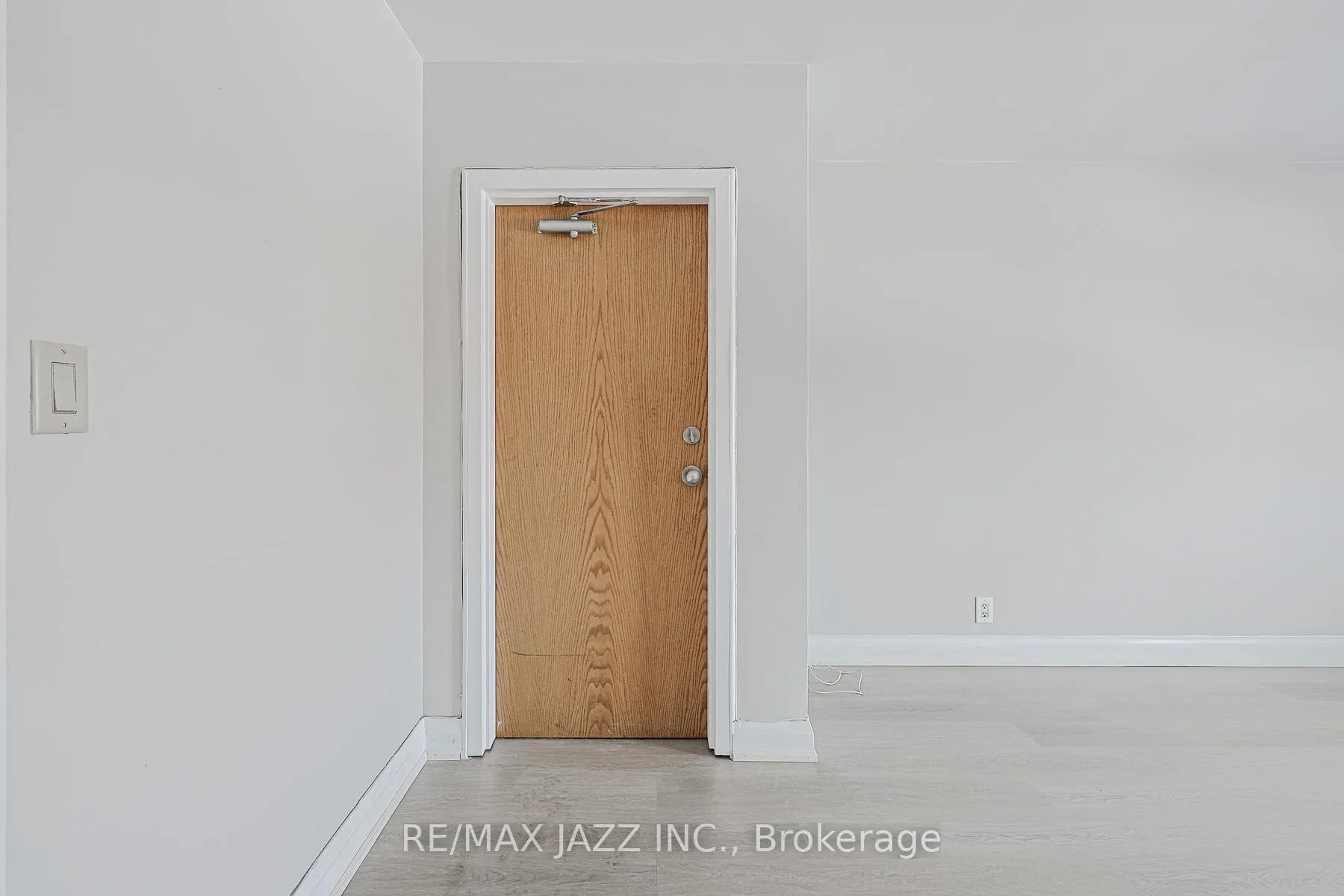 Photo 5 of Unit 5, 61 Aberdeen Street, Oshawa, O'Neill — HOMEH