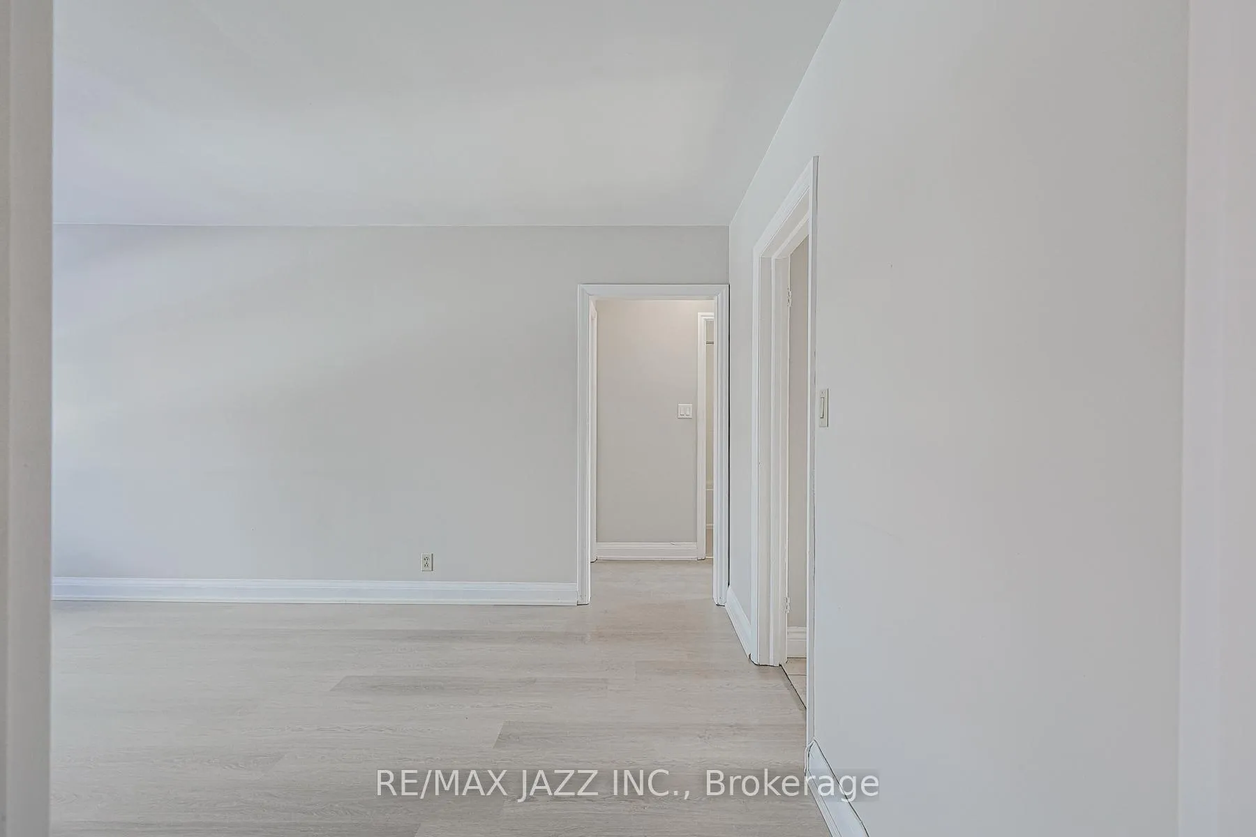 Photo 6 of Unit 5, 61 Aberdeen Street, Oshawa, O'Neill — HOMEH