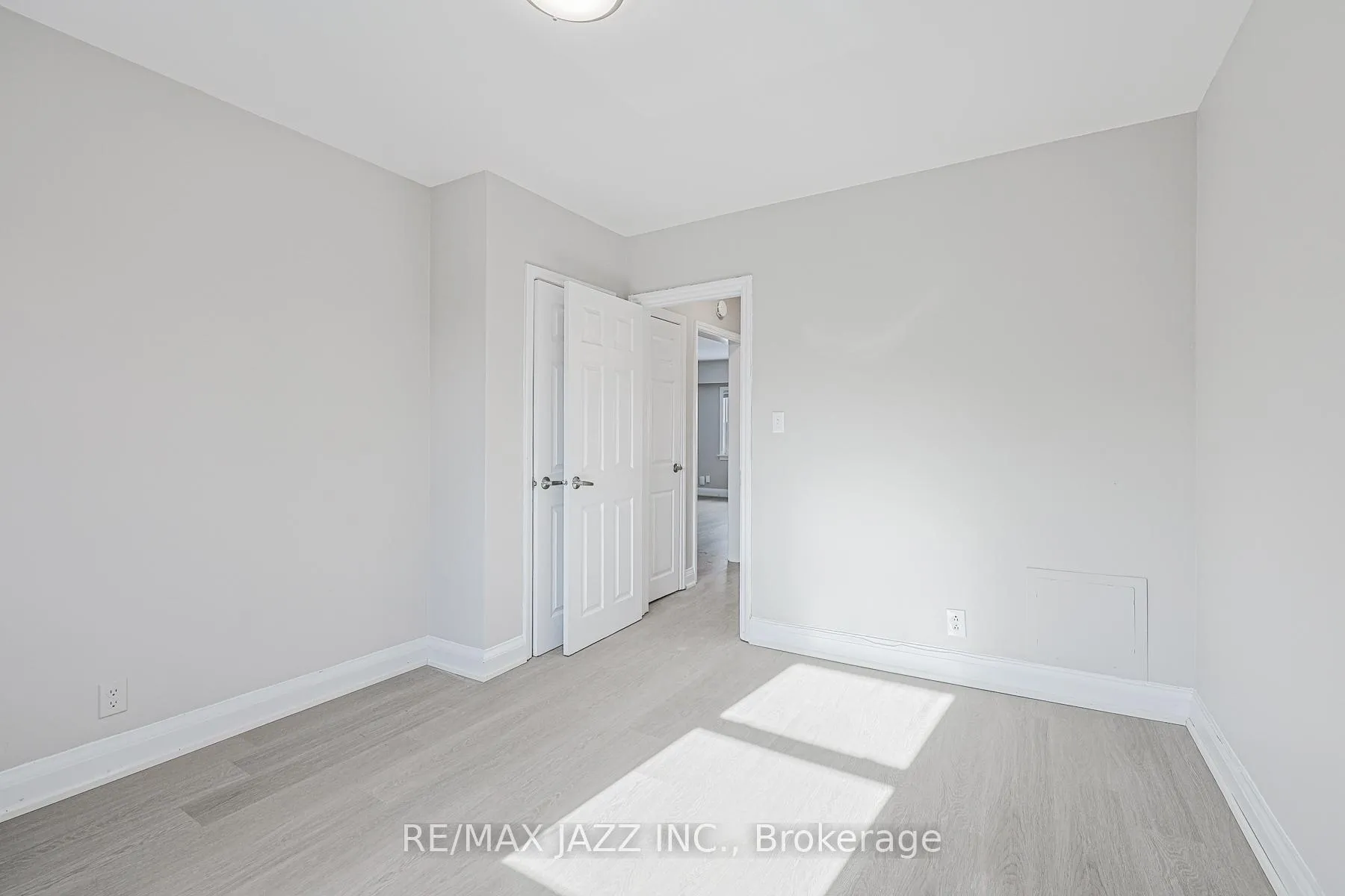 Photo 25 of Unit 5, 61 Aberdeen Street, Oshawa, O'Neill — HOMEH
