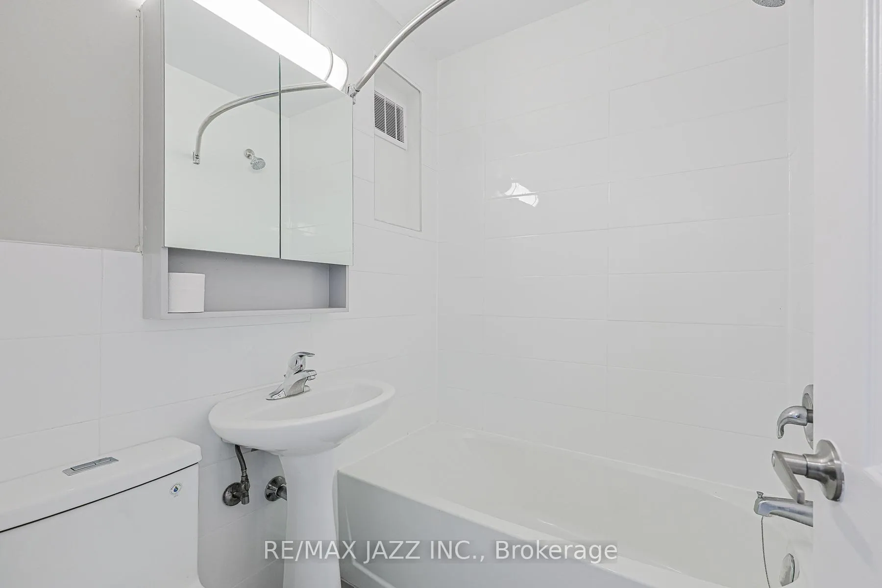 Photo 27 of Unit 5, 61 Aberdeen Street, Oshawa, O'Neill — HOMEH