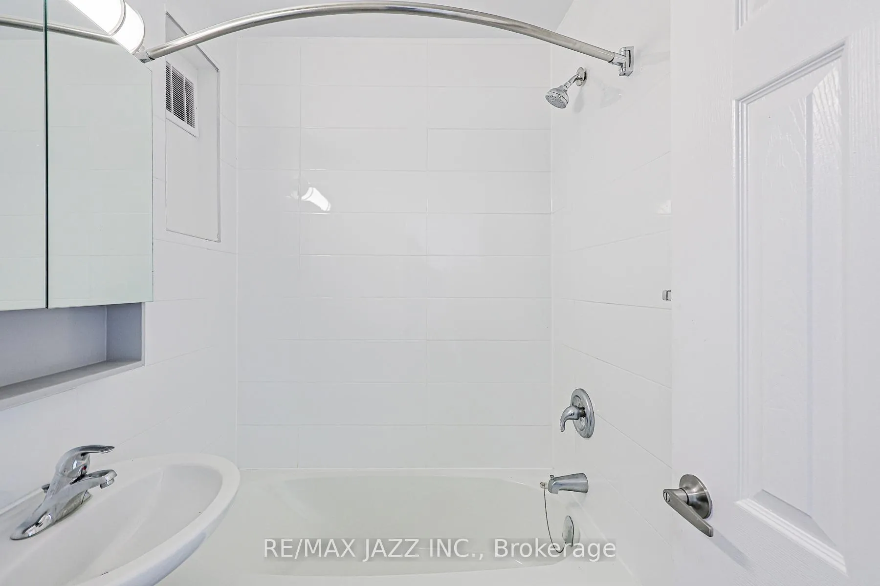 Photo 28 of Unit 5, 61 Aberdeen Street, Oshawa, O'Neill — HOMEH