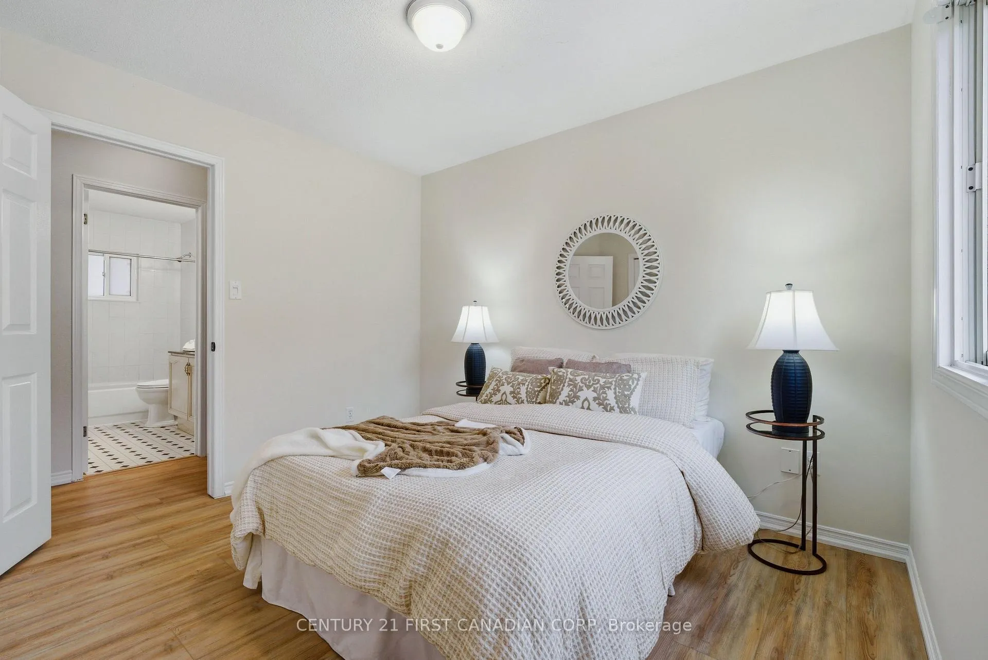 Photo 19 of 293 Blue Forest Drive, London, North I — HOMEH