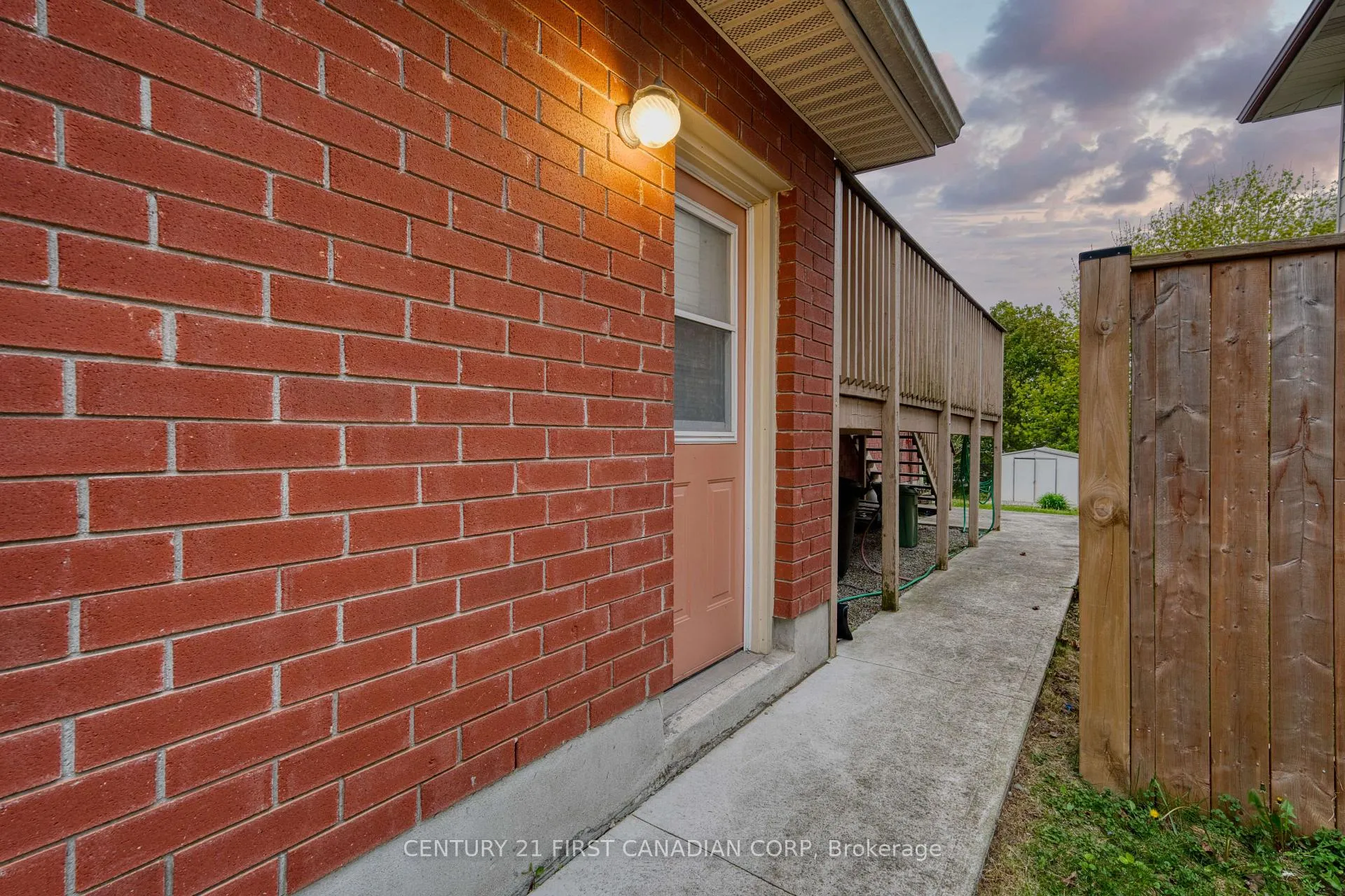 Photo 31 of 293 Blue Forest Drive, London, North I — HOMEH