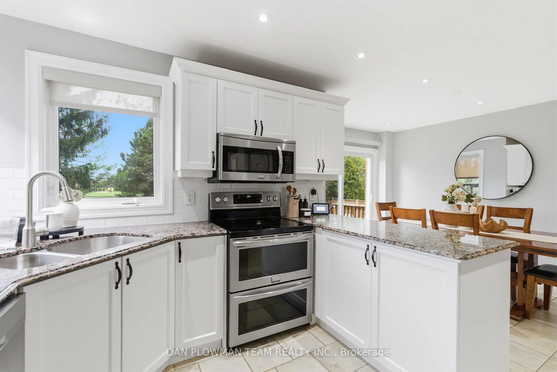 Photo 9 of 122 Robert Adams Drive, Clarington, Courtice — HOMEH