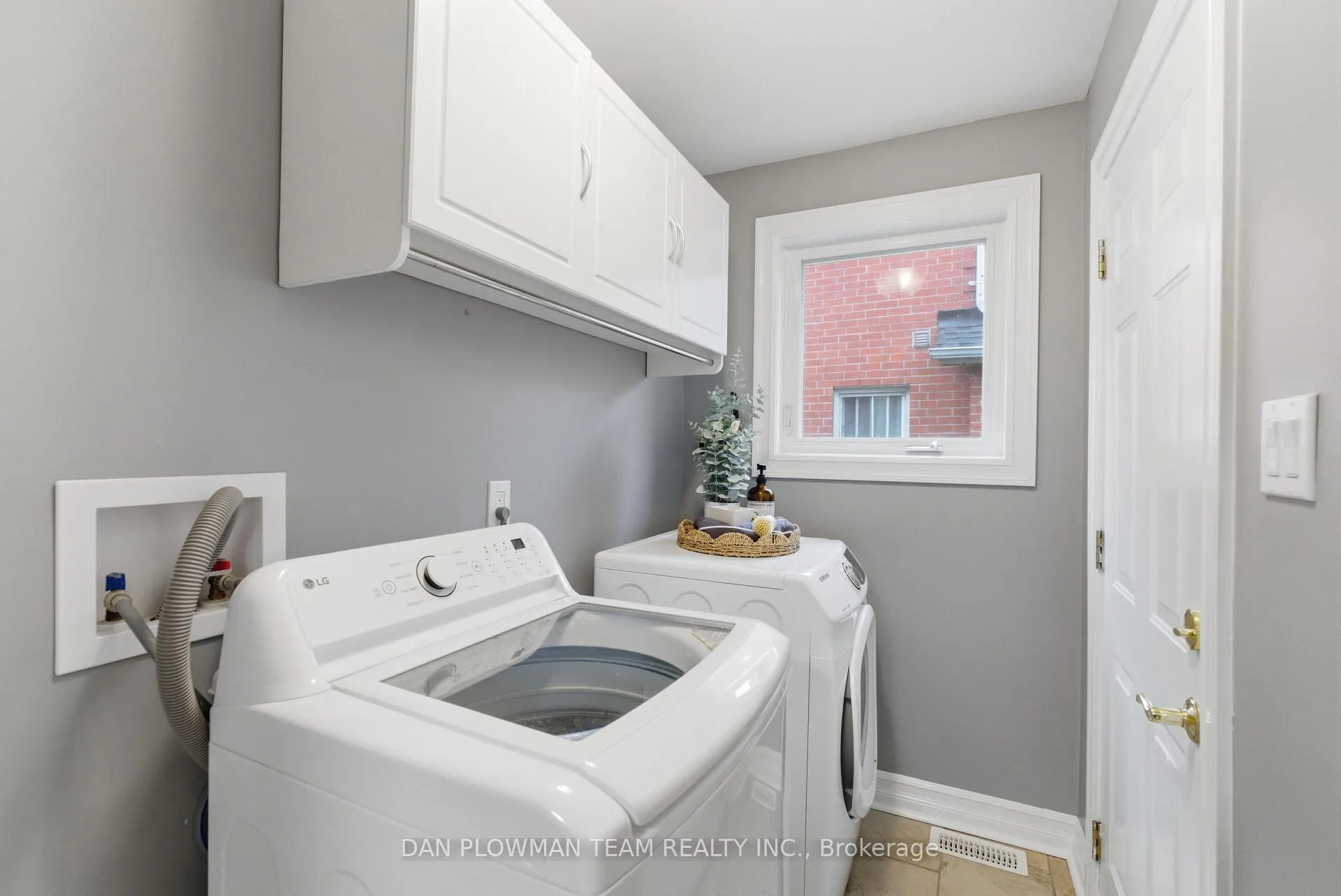 Photo 18 of 122 Robert Adams Drive, Clarington, Courtice — HOMEH