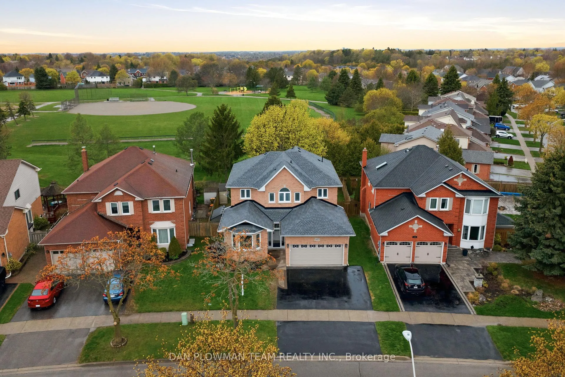 Photo 50 of 122 Robert Adams Drive, Clarington, Courtice — HOMEH