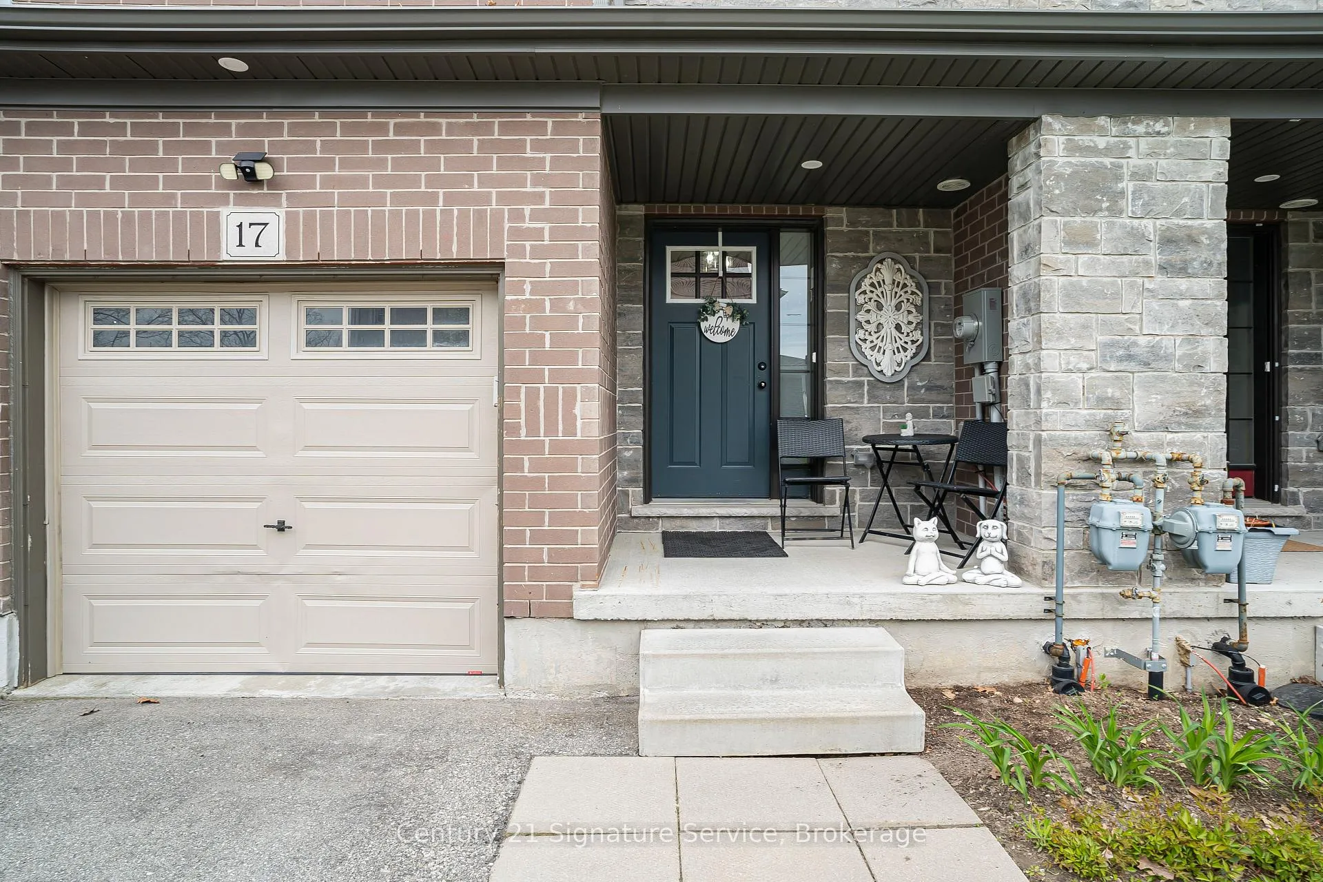 Photo 2 of Unit 17, 135 Hardcastle Drive, Cambridge — HOMEH