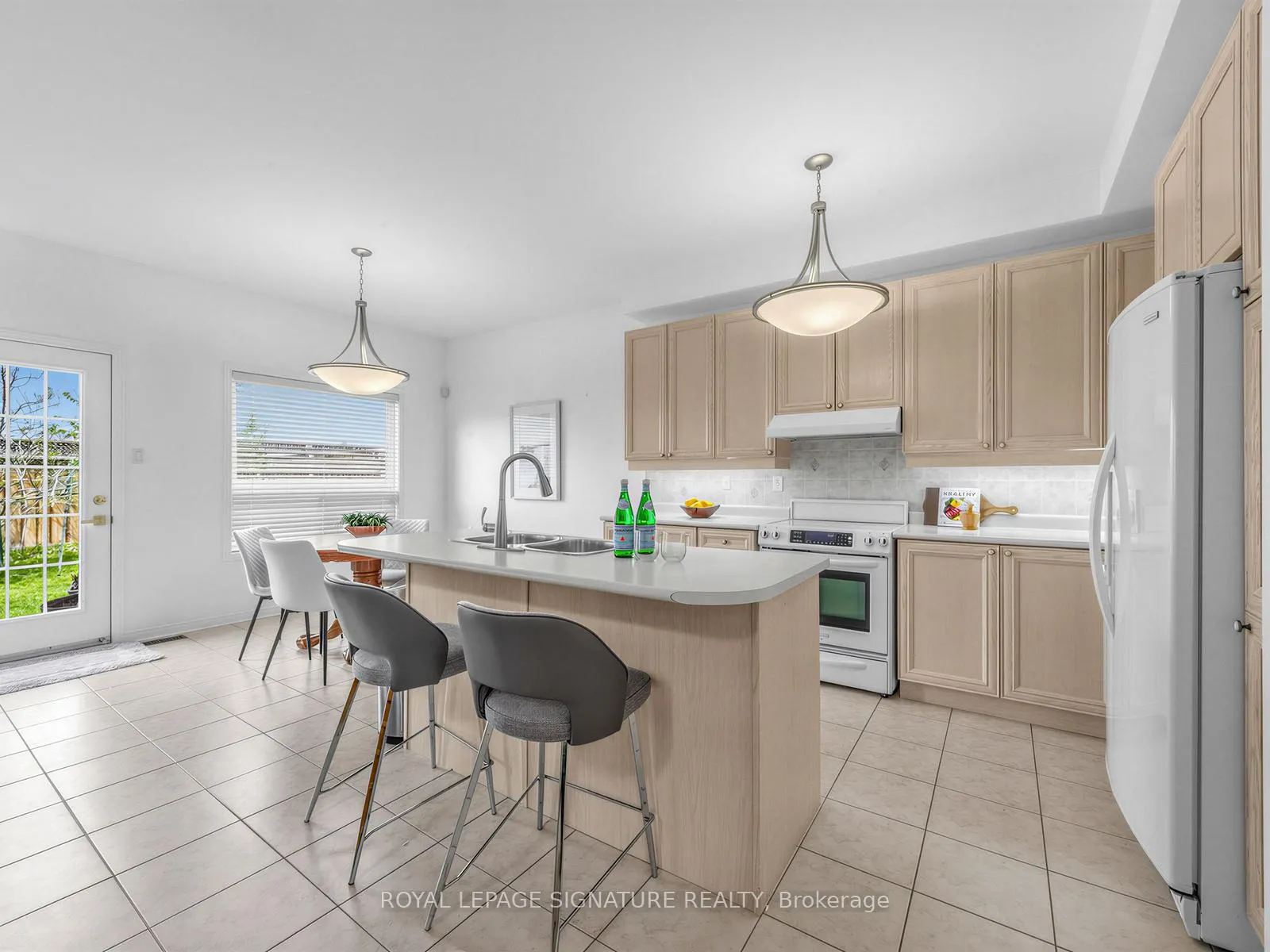 Photo 10 of 74 Styles Crescent, Ajax, Northeast Ajax — HOMEH