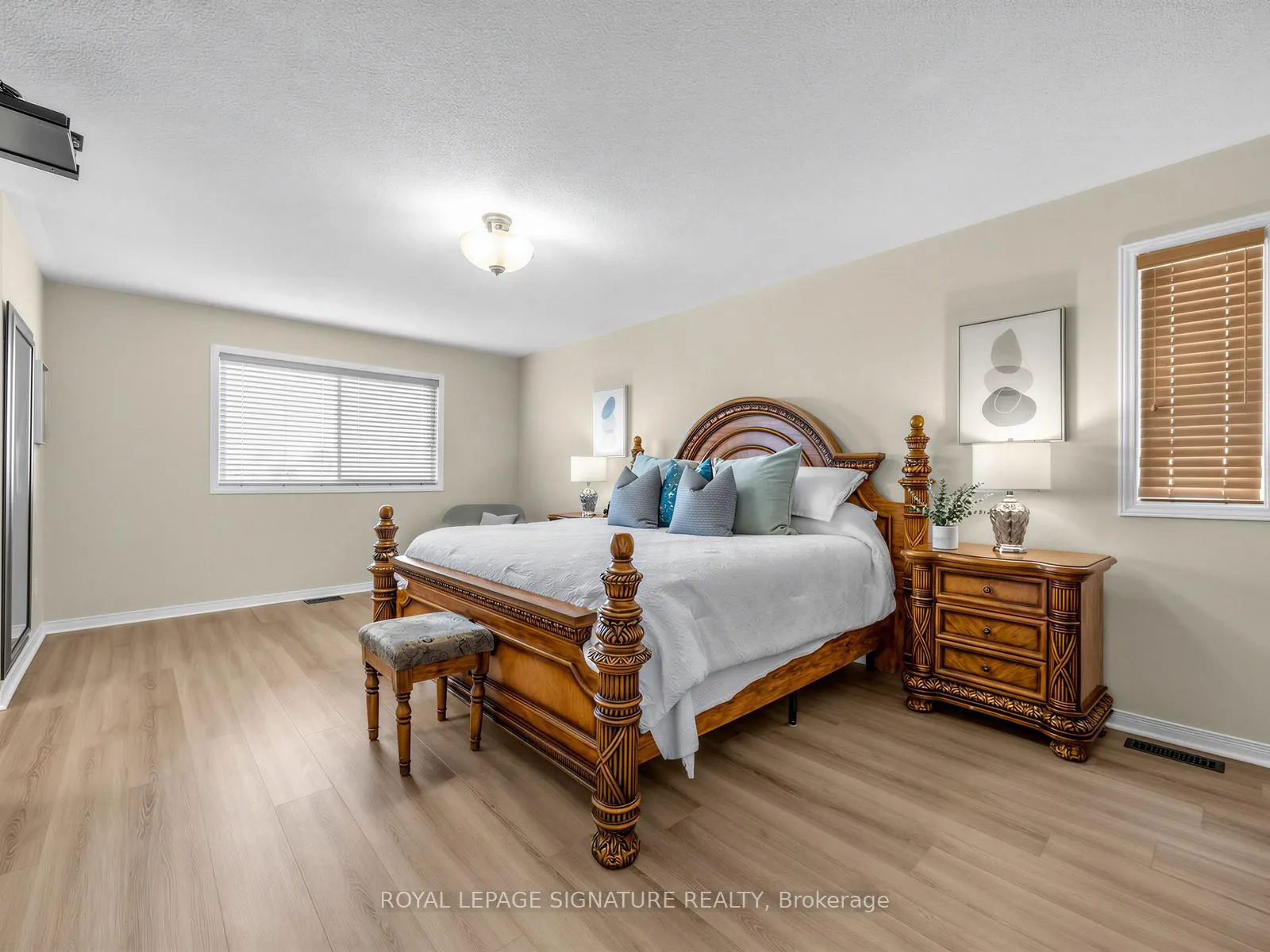 Photo 23 of 74 Styles Crescent, Ajax, Northeast Ajax — HOMEH