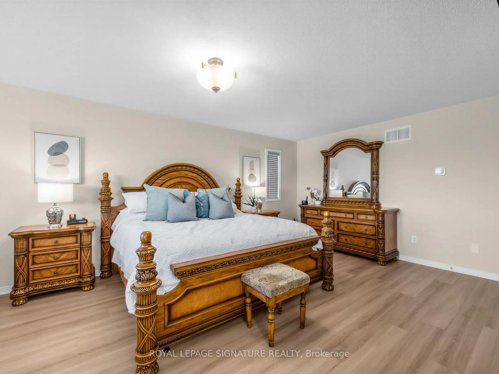 Photo 25 of 74 Styles Crescent, Ajax, Northeast Ajax — HOMEH