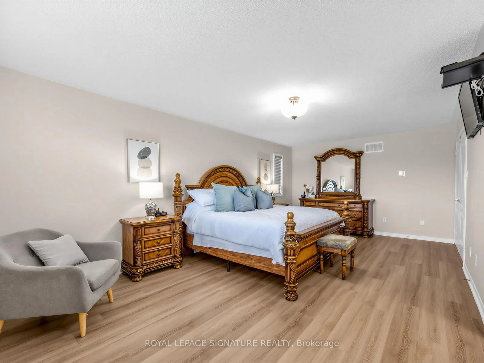 Photo 26 of 74 Styles Crescent, Ajax, Northeast Ajax — HOMEH