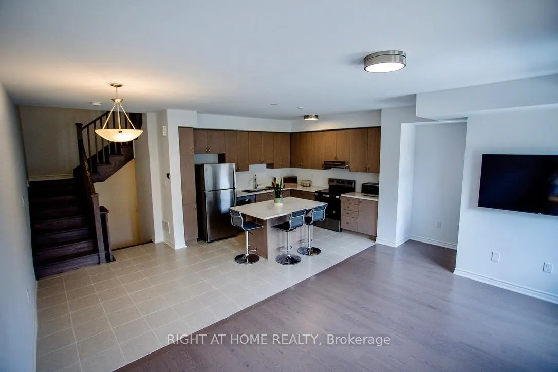 Photo 5 of 5116 Vetere Street, Mississauga, Churchill Meadows — HOMEH