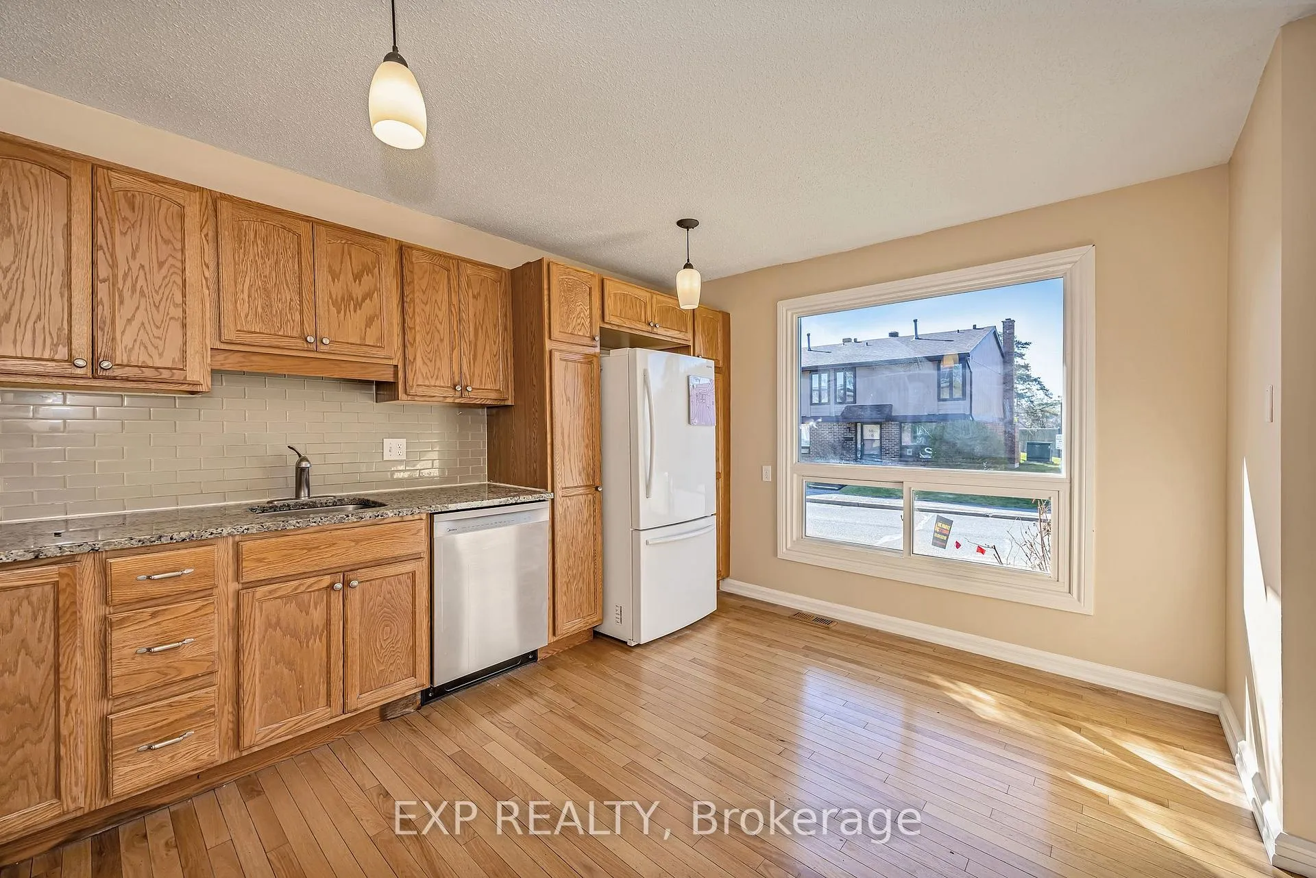 Photo 3 of Unit 111, 860 Cahill Drive W, Ottawa, Hunt Club — HOMEH