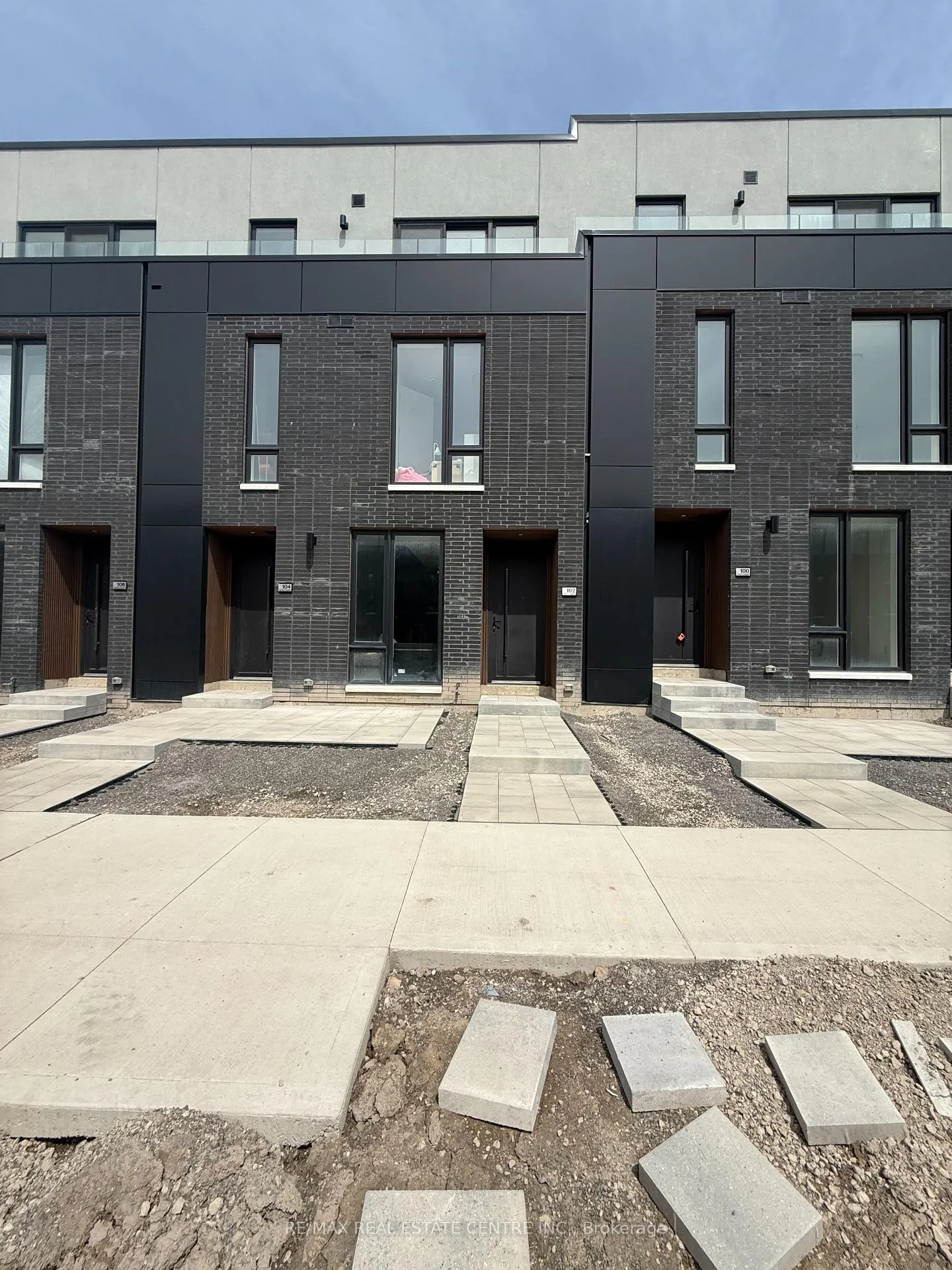 Photo 1 of 102 Everett Common, St. Catharines, Oakdale — HOMEH