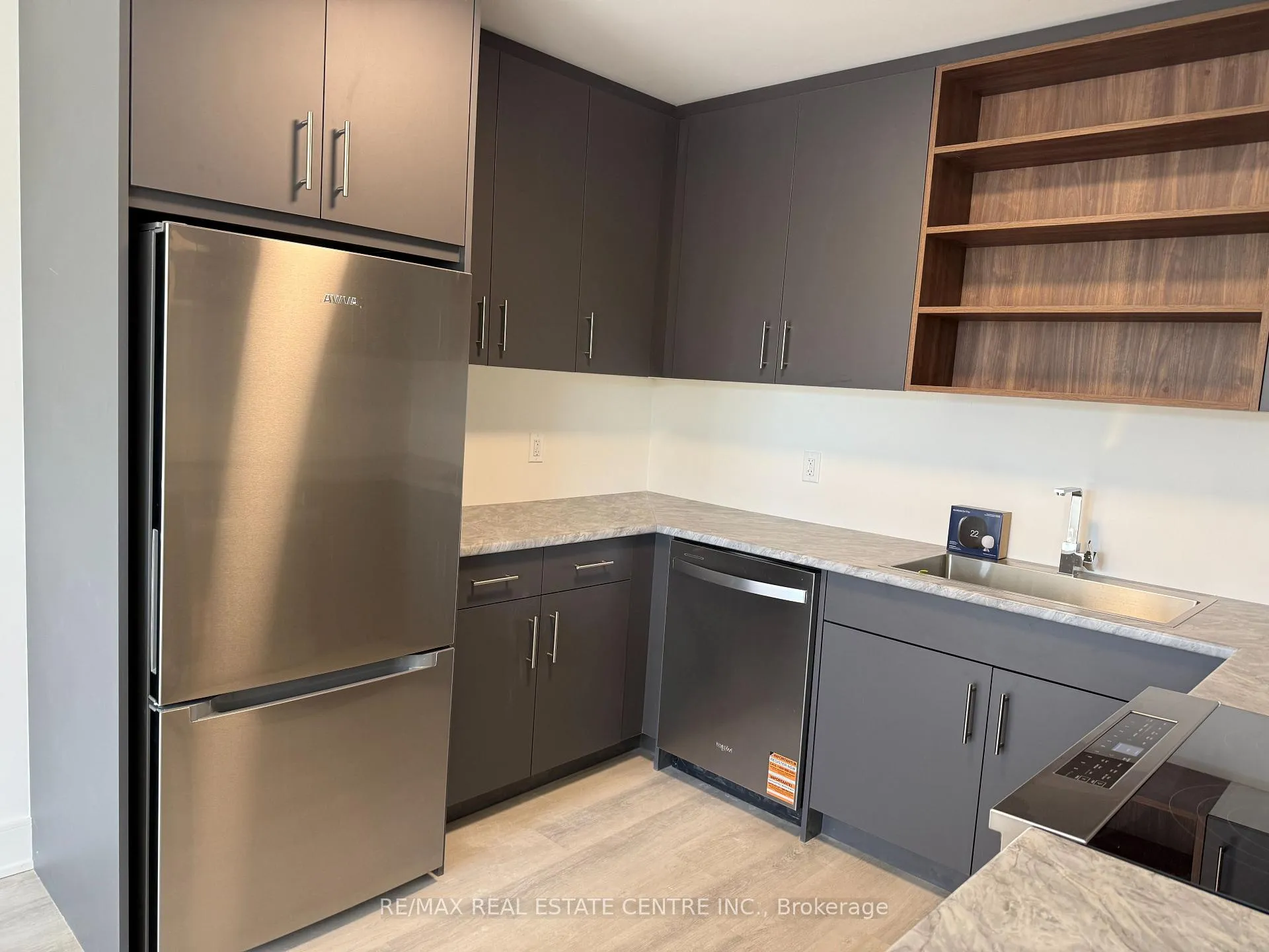 Photo 6 of 102 Everett Common, St. Catharines, Oakdale — HOMEH