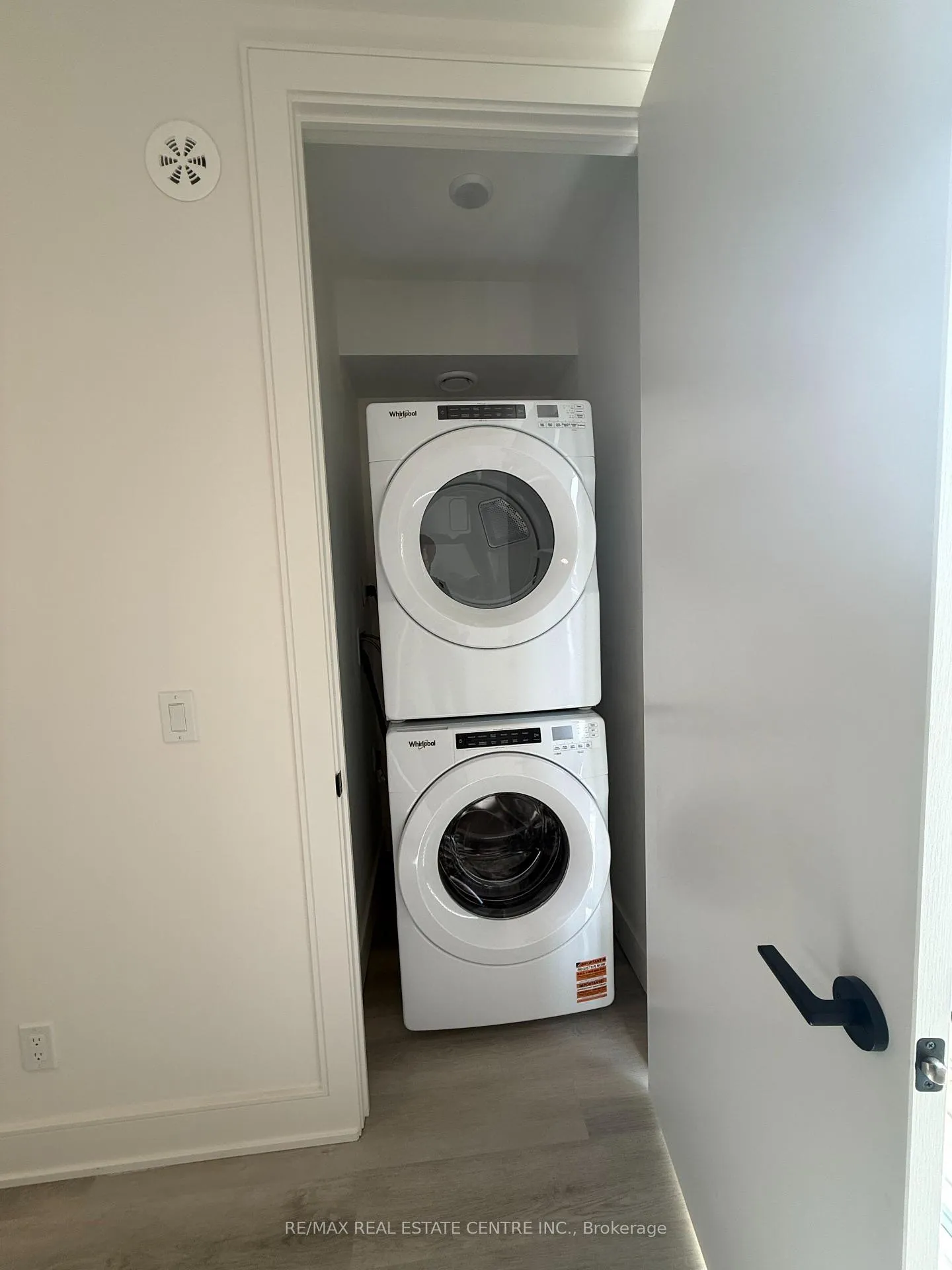Photo 13 of 102 Everett Common, St. Catharines, Oakdale — HOMEH