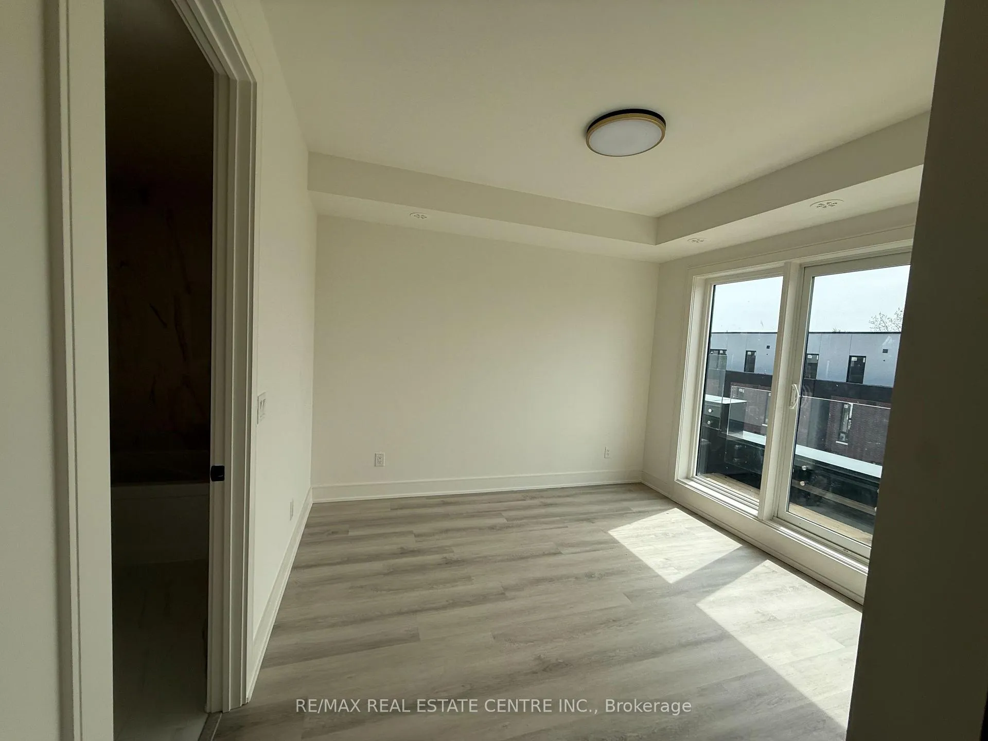 Photo 14 of 102 Everett Common, St. Catharines, Oakdale — HOMEH