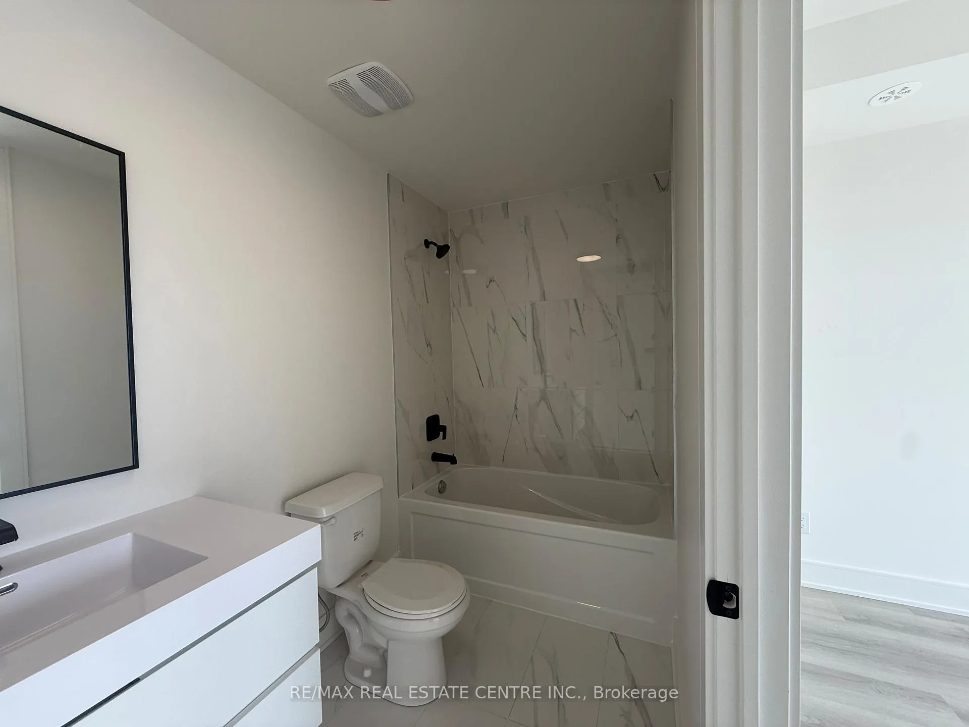 Photo 16 of 102 Everett Common, St. Catharines, Oakdale — HOMEH