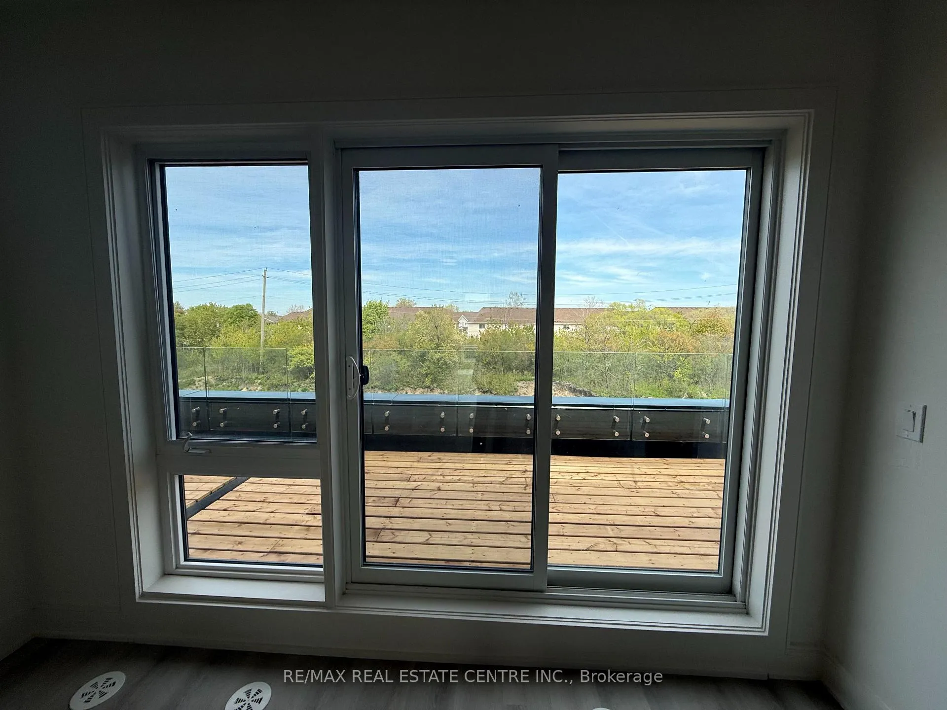 Photo 18 of 102 Everett Common, St. Catharines, Oakdale — HOMEH