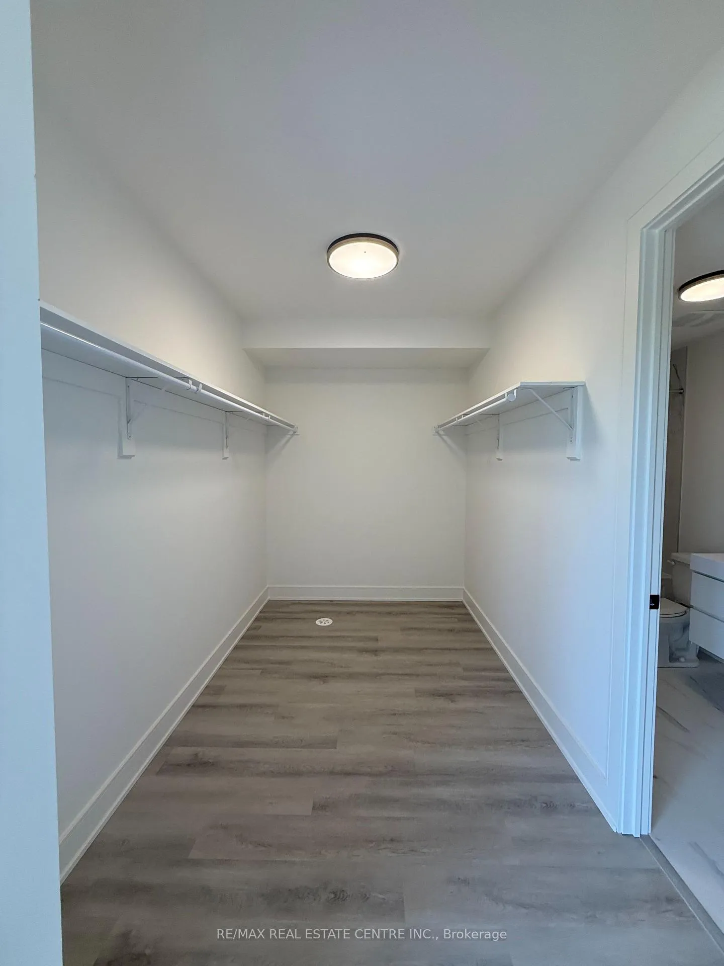 Photo 21 of 102 Everett Common, St. Catharines, Oakdale — HOMEH