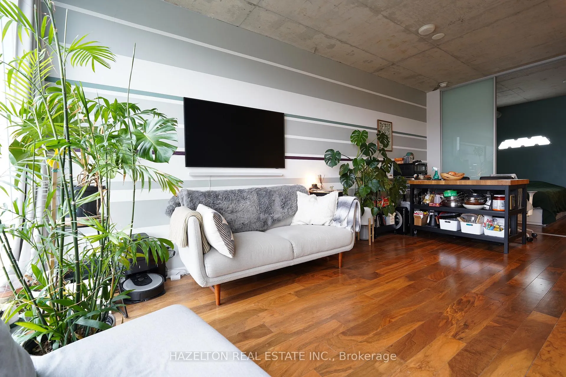 Photo 5 of Unit 423, 32 Trolley Crescent, Toronto, Moss Park — HOMEH