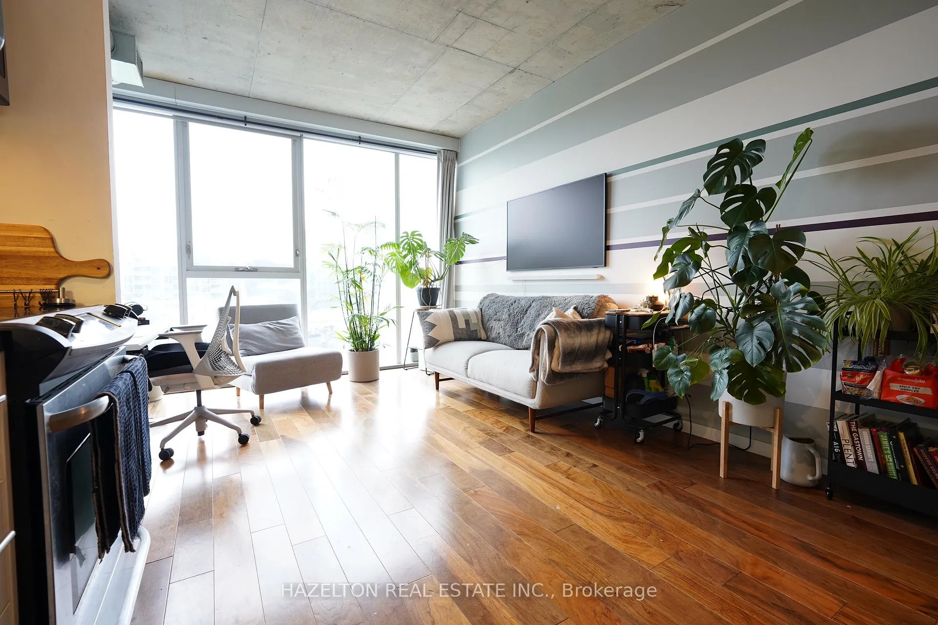 Photo 10 of Unit 423, 32 Trolley Crescent, Toronto, Moss Park — HOMEH