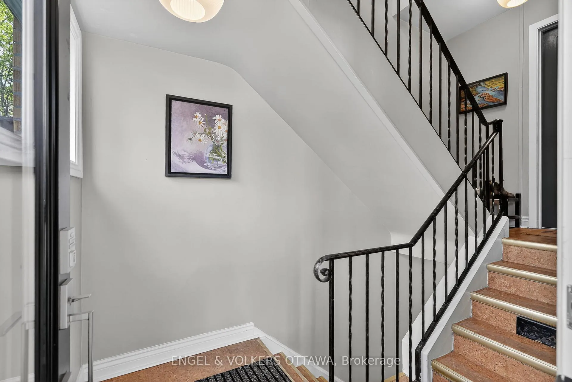 Photo 3 of Unit 3, 541 Evered Avenue, Ottawa, Westboro/Hampton Park — HOMEH