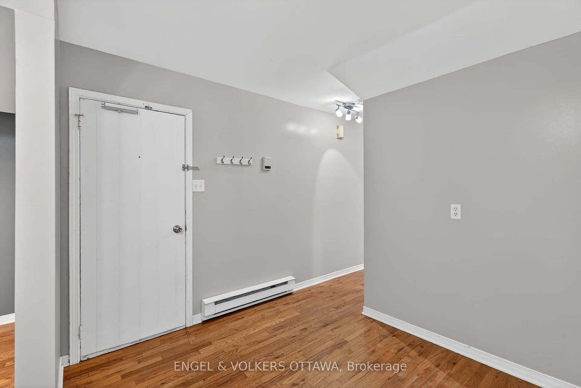 Photo 5 of Unit 3, 541 Evered Avenue, Ottawa, Westboro/Hampton Park — HOMEH