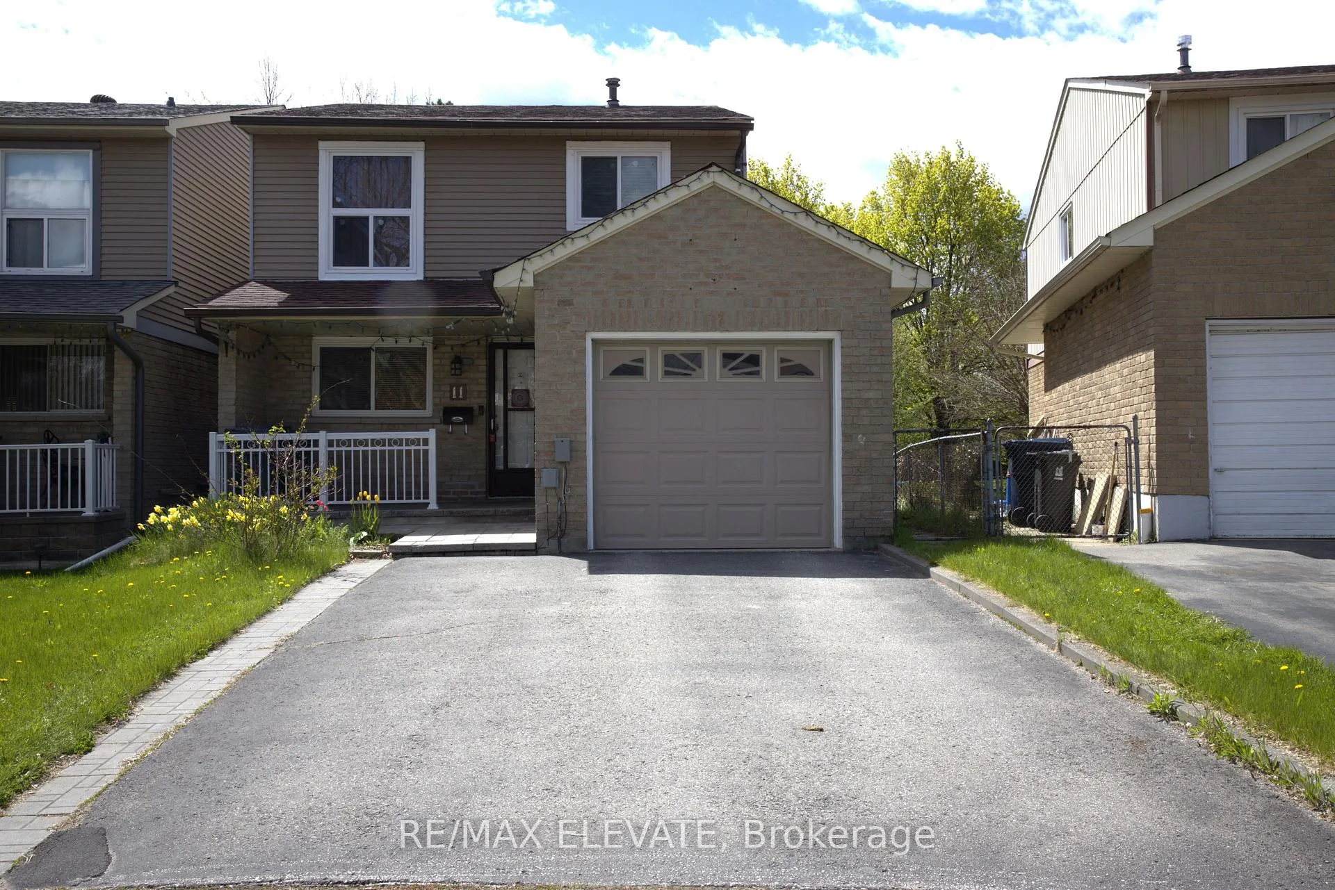 Front of Unit UPPER, 11 Nabob Crescent