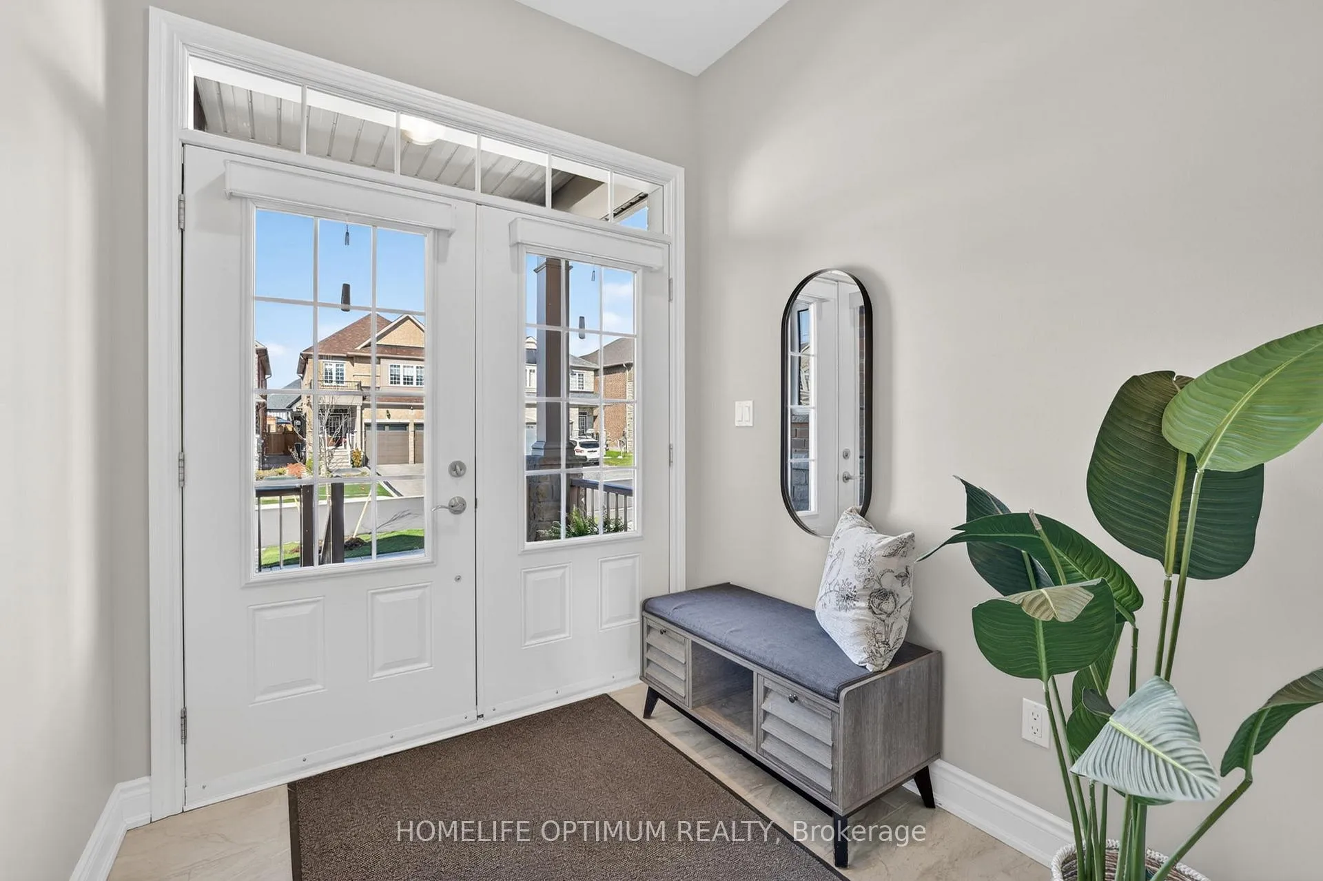 Photo 3 of 33 St Augustine Drive, Whitby, Brooklin — HOMEH