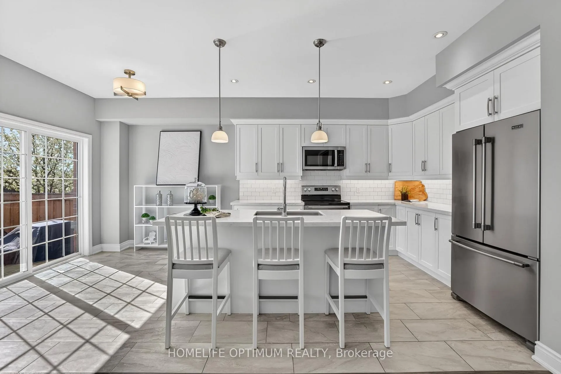 Photo 9 of 33 St Augustine Drive, Whitby, Brooklin — HOMEH