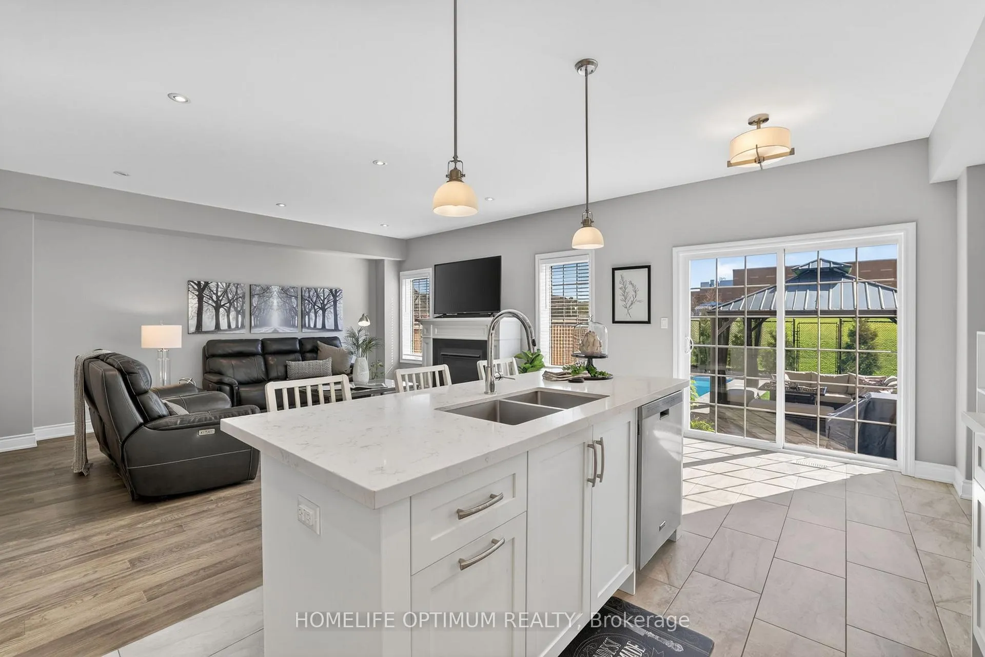 Photo 12 of 33 St Augustine Drive, Whitby, Brooklin — HOMEH