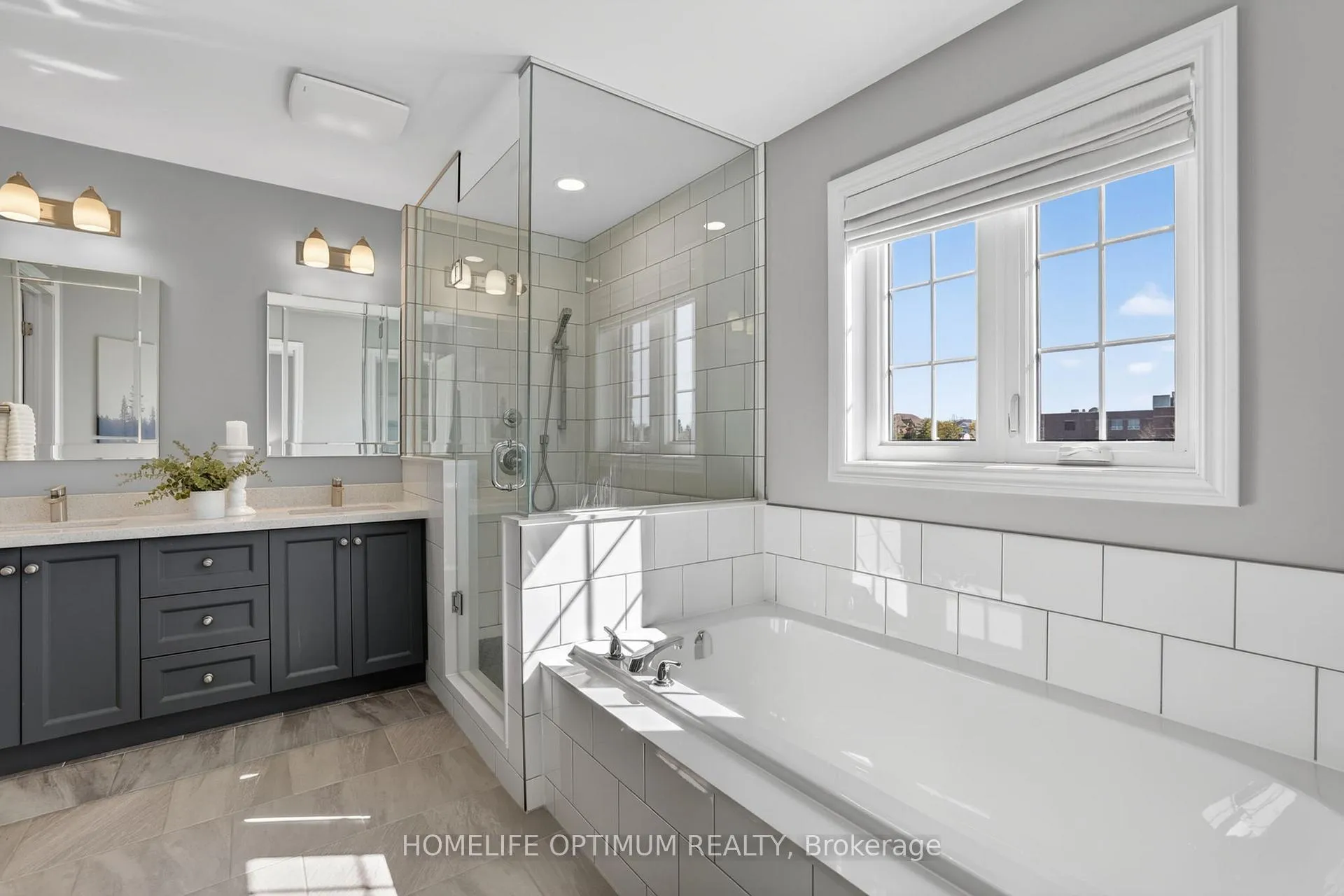 Photo 20 of 33 St Augustine Drive, Whitby, Brooklin — HOMEH