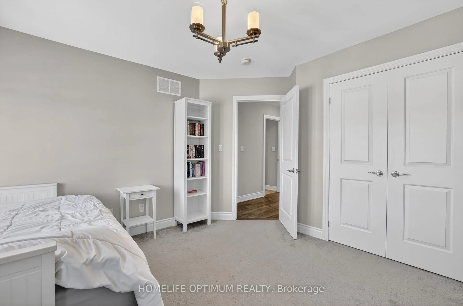 Photo 22 of 33 St Augustine Drive, Whitby, Brooklin — HOMEH