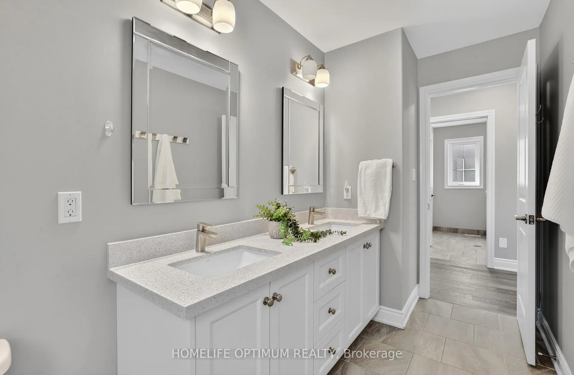 Photo 25 of 33 St Augustine Drive, Whitby, Brooklin — HOMEH