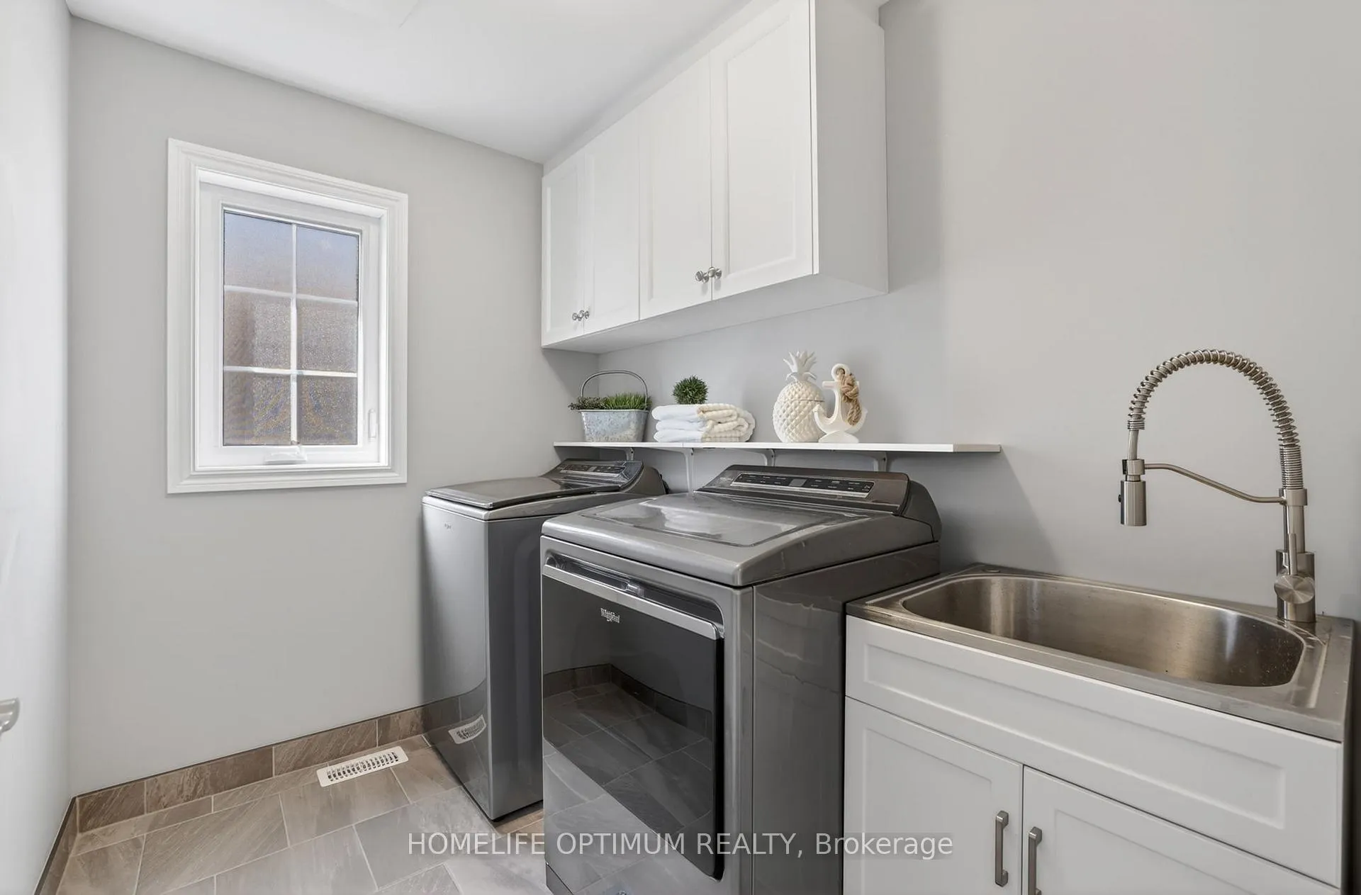 Photo 27 of 33 St Augustine Drive, Whitby, Brooklin — HOMEH