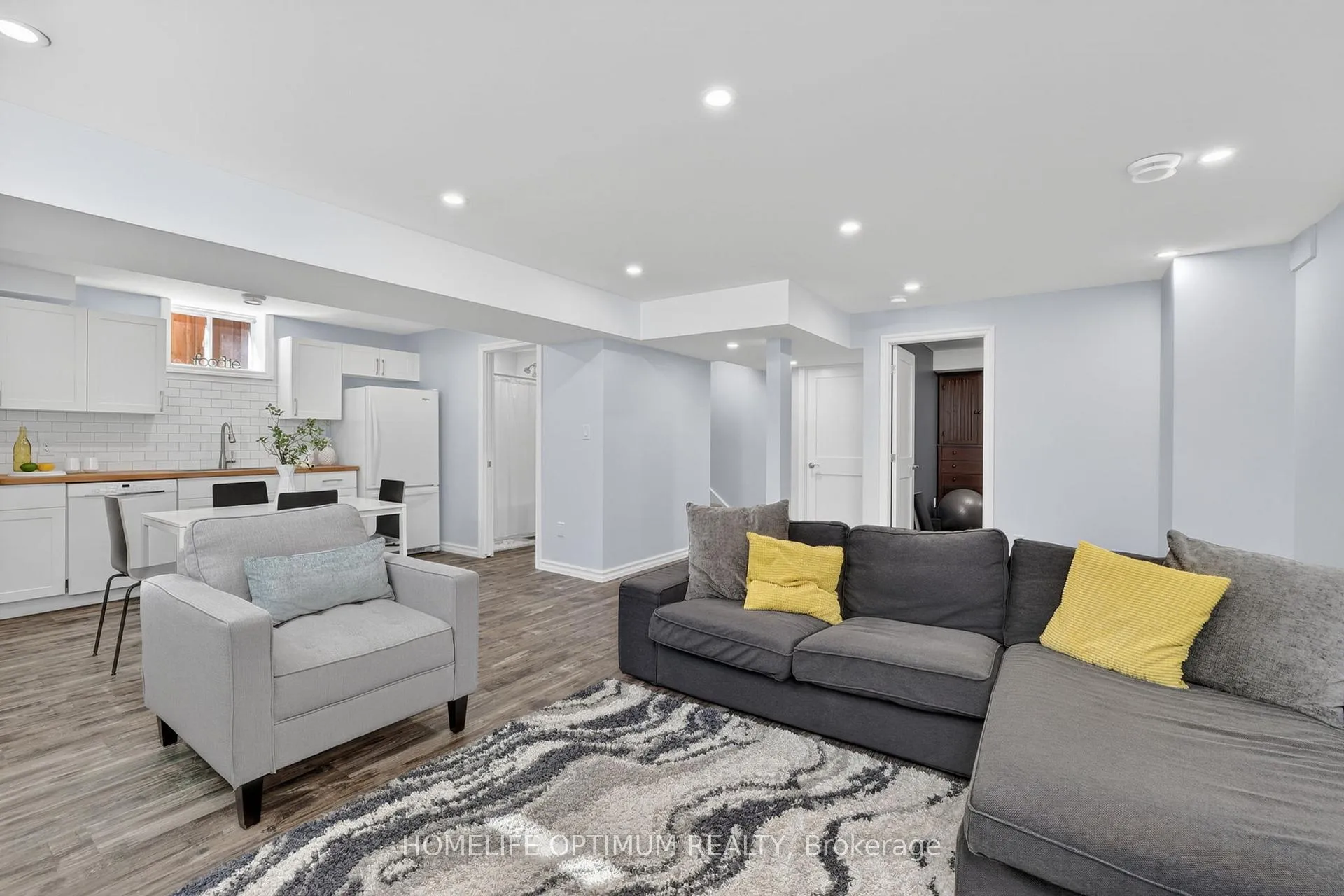 Photo 30 of 33 St Augustine Drive, Whitby, Brooklin — HOMEH
