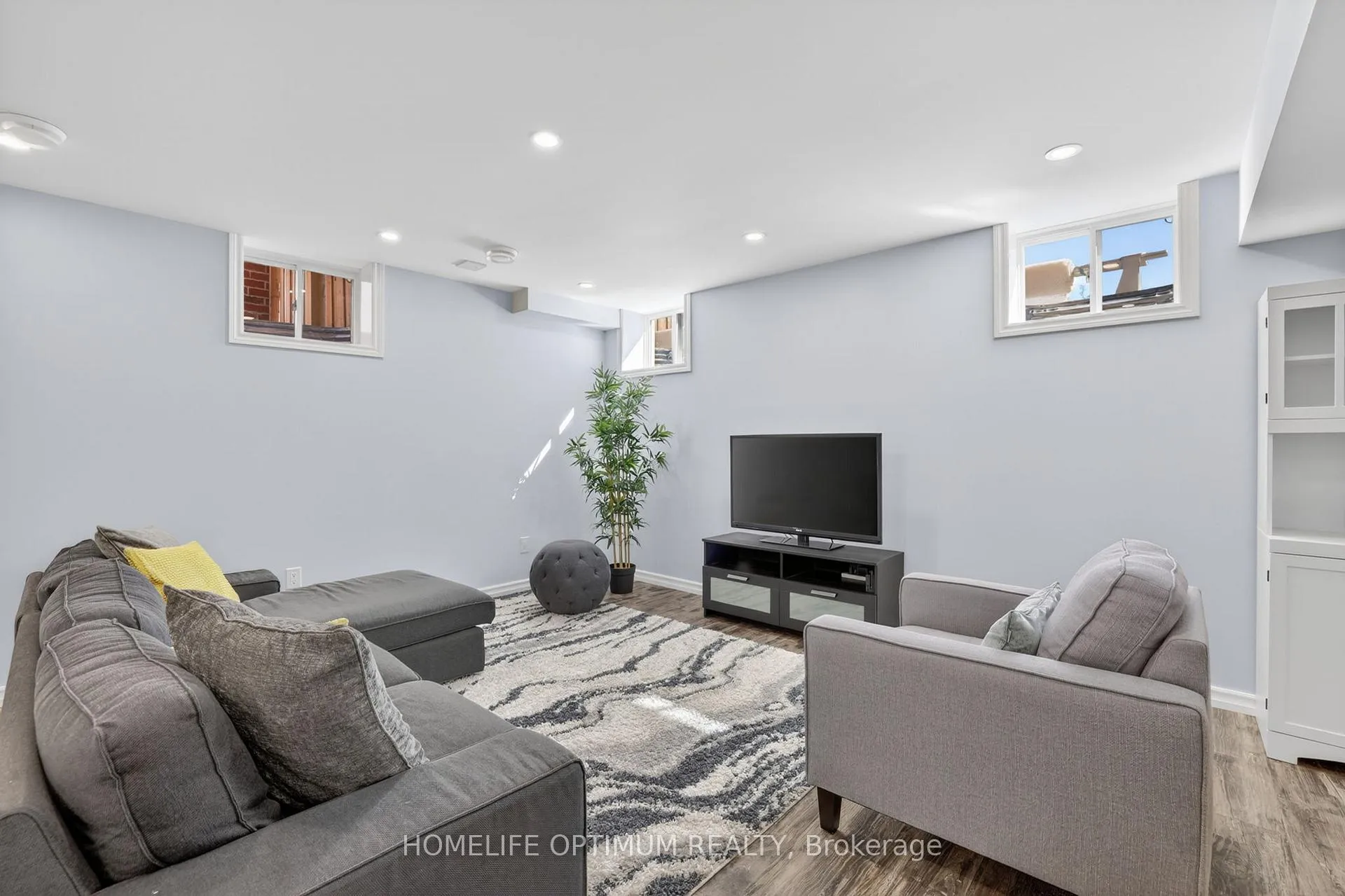 Photo 31 of 33 St Augustine Drive, Whitby, Brooklin — HOMEH